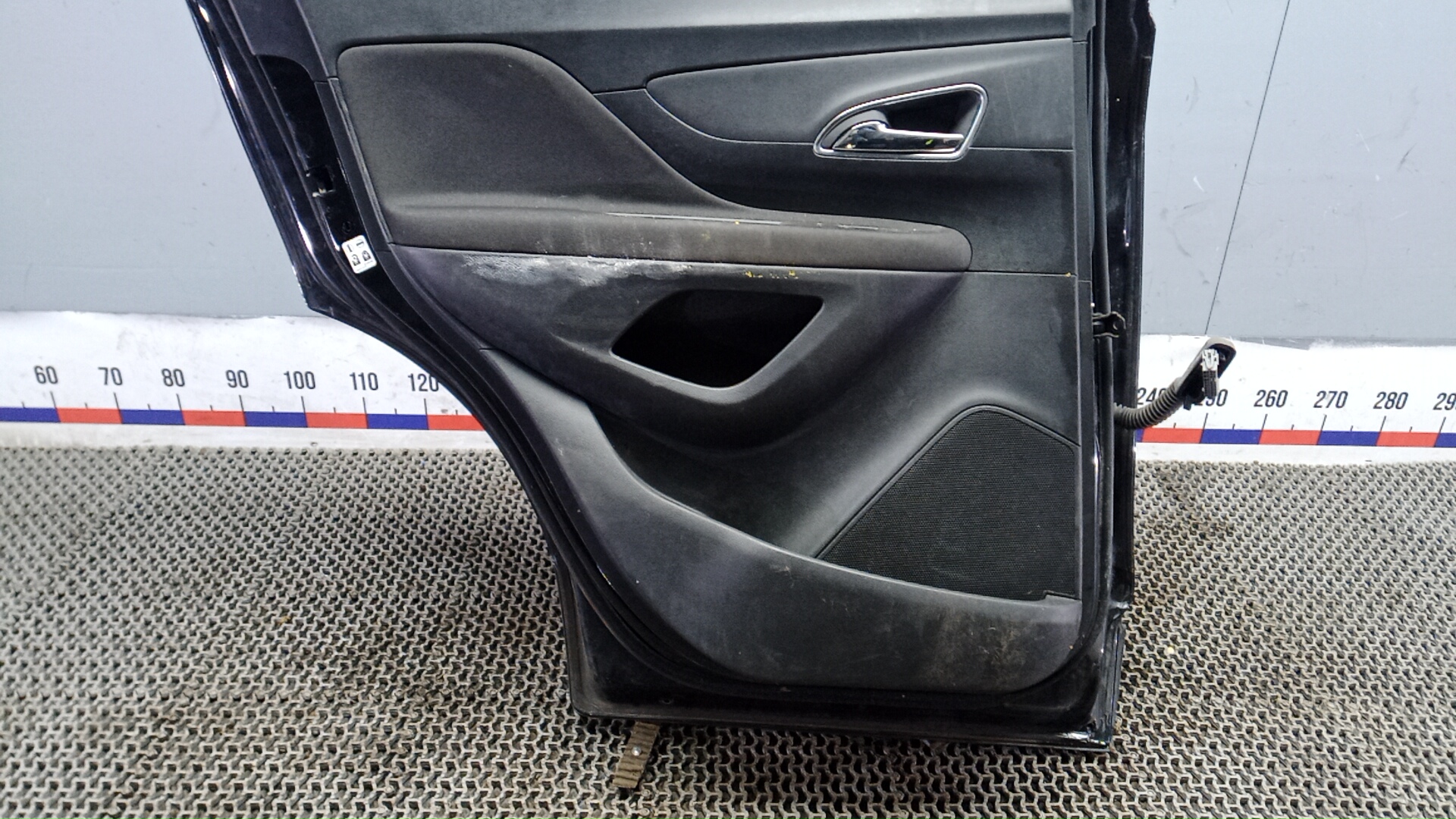 Дверь задняя левая