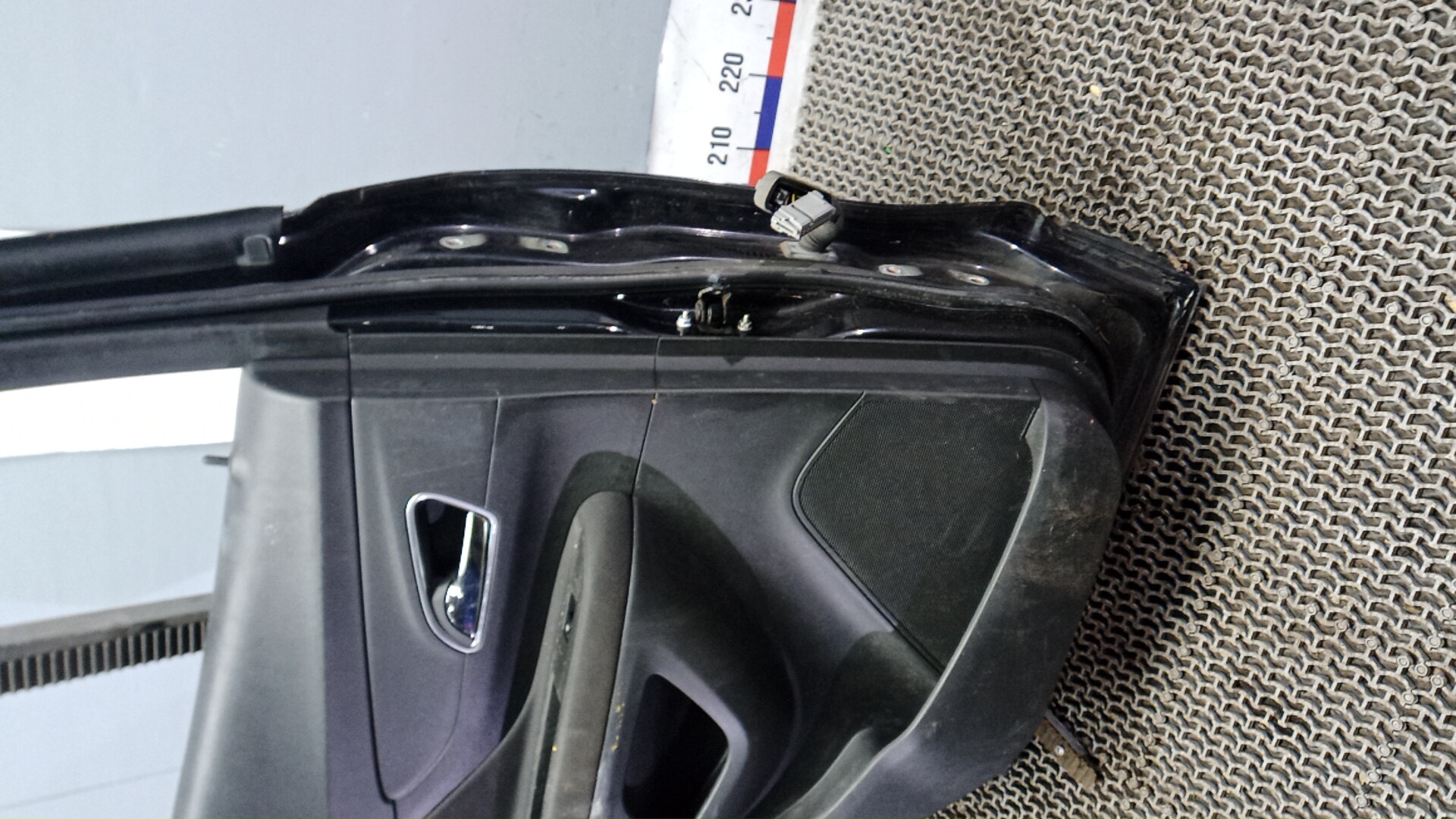 Дверь задняя левая