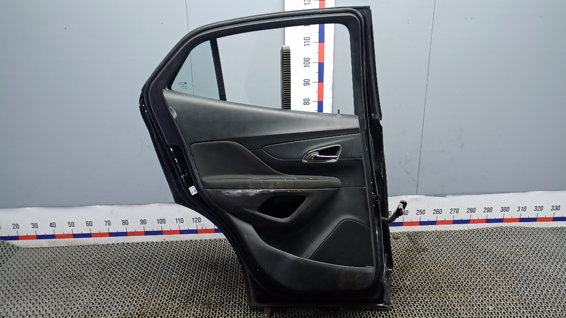 Дверь задняя левая