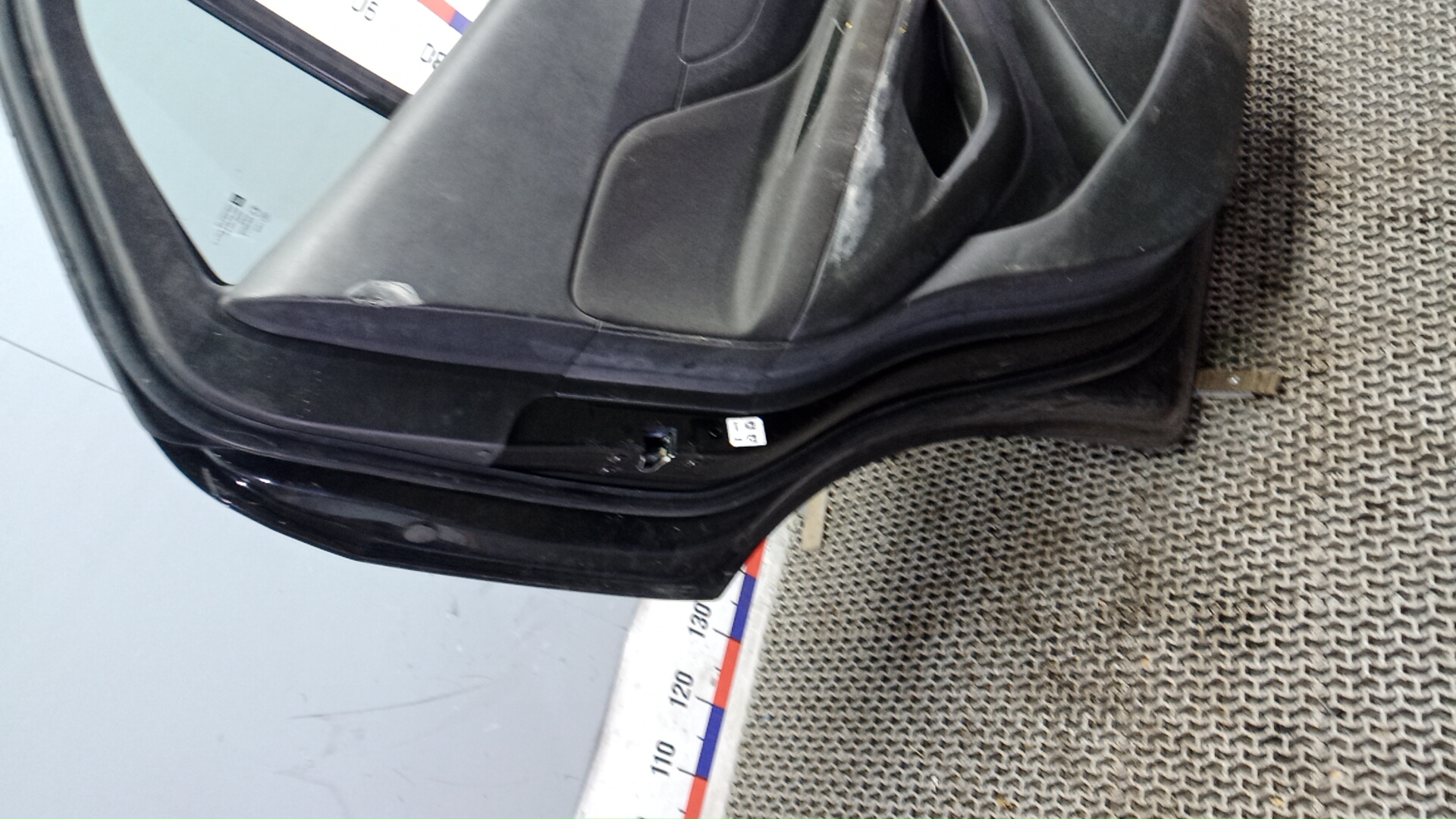 Дверь задняя левая