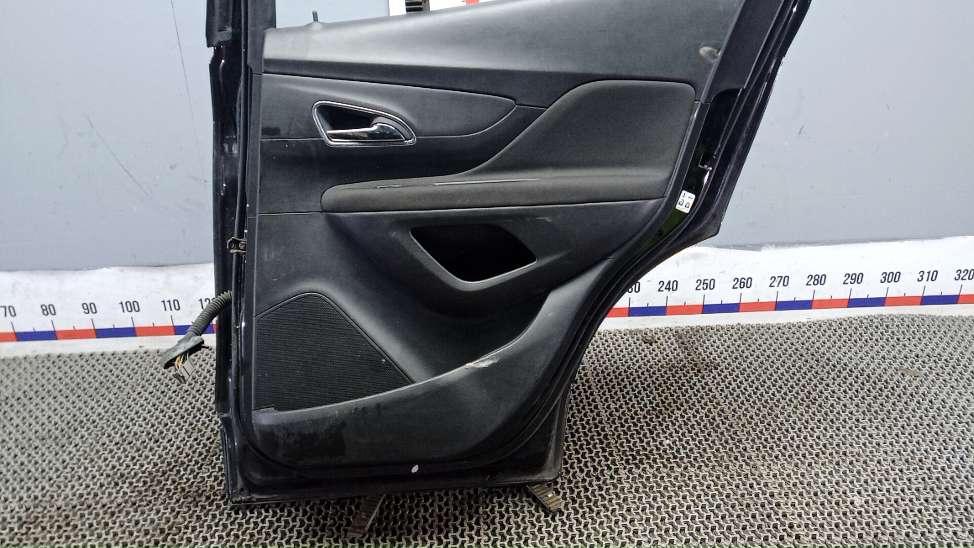 Дверь задняя правая