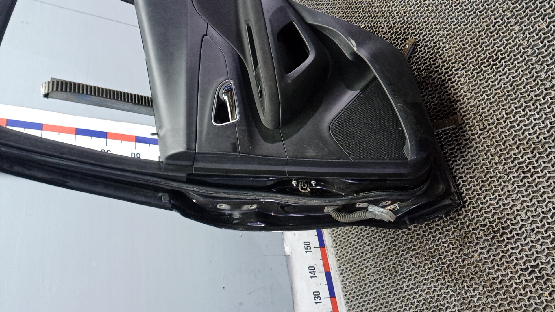 Дверь задняя правая