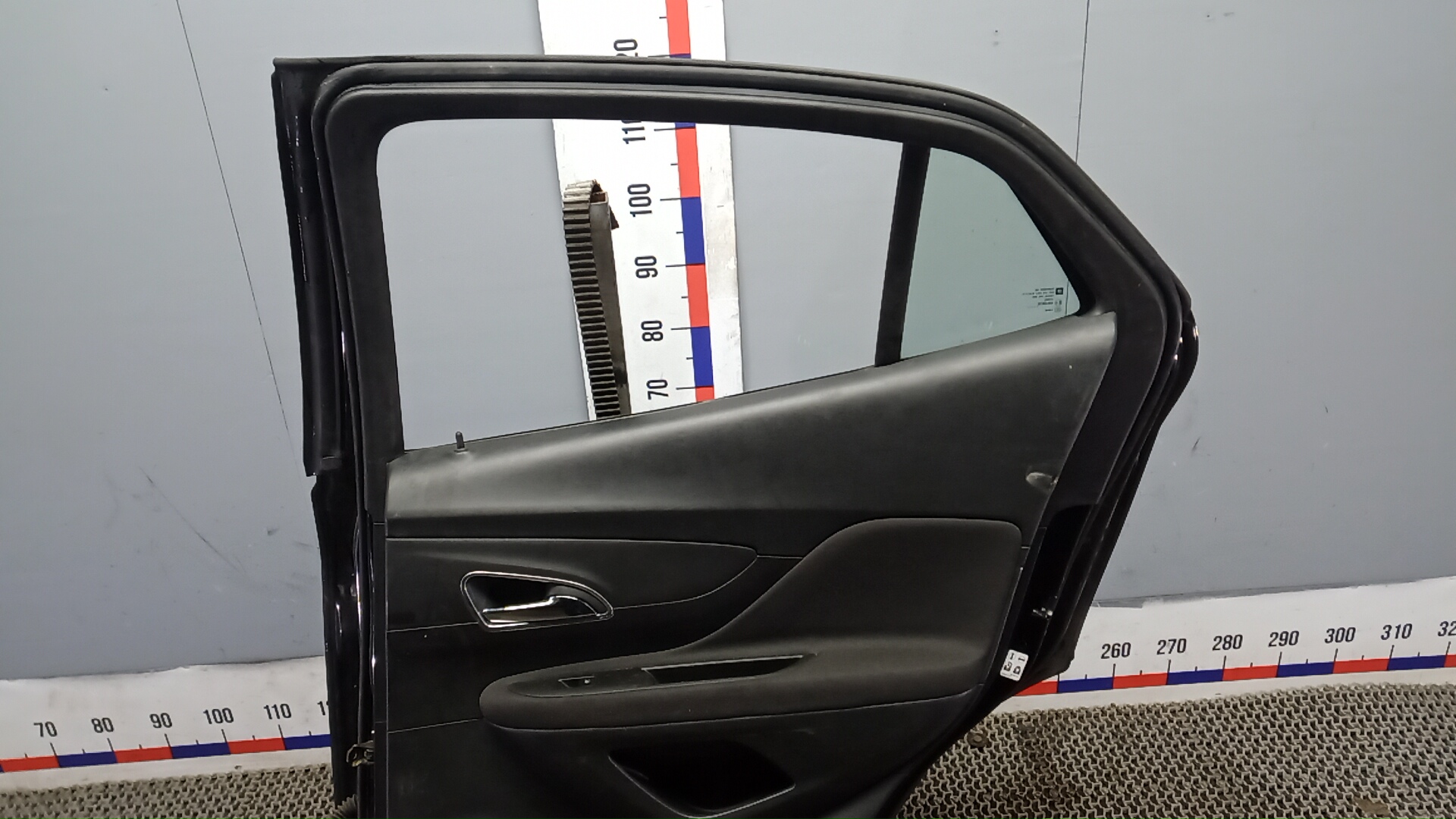 Дверь задняя правая