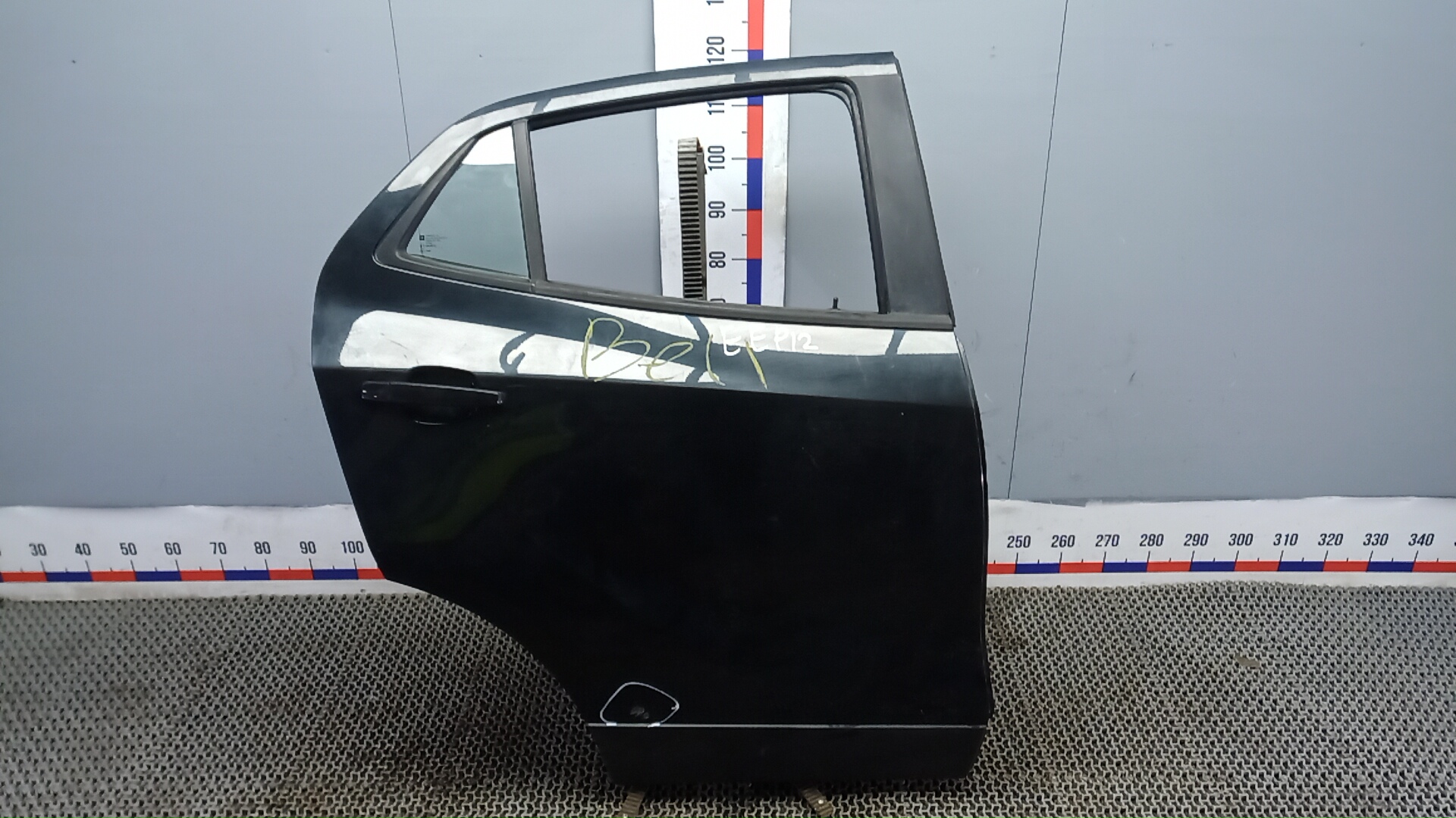 Дверь задняя правая