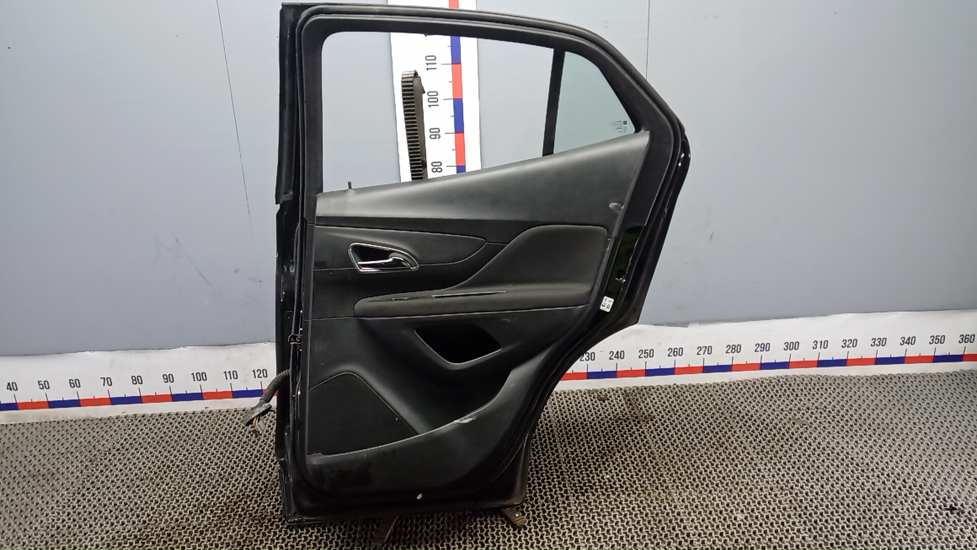 Дверь задняя правая