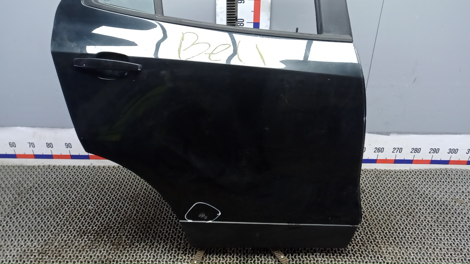 Дверь задняя правая