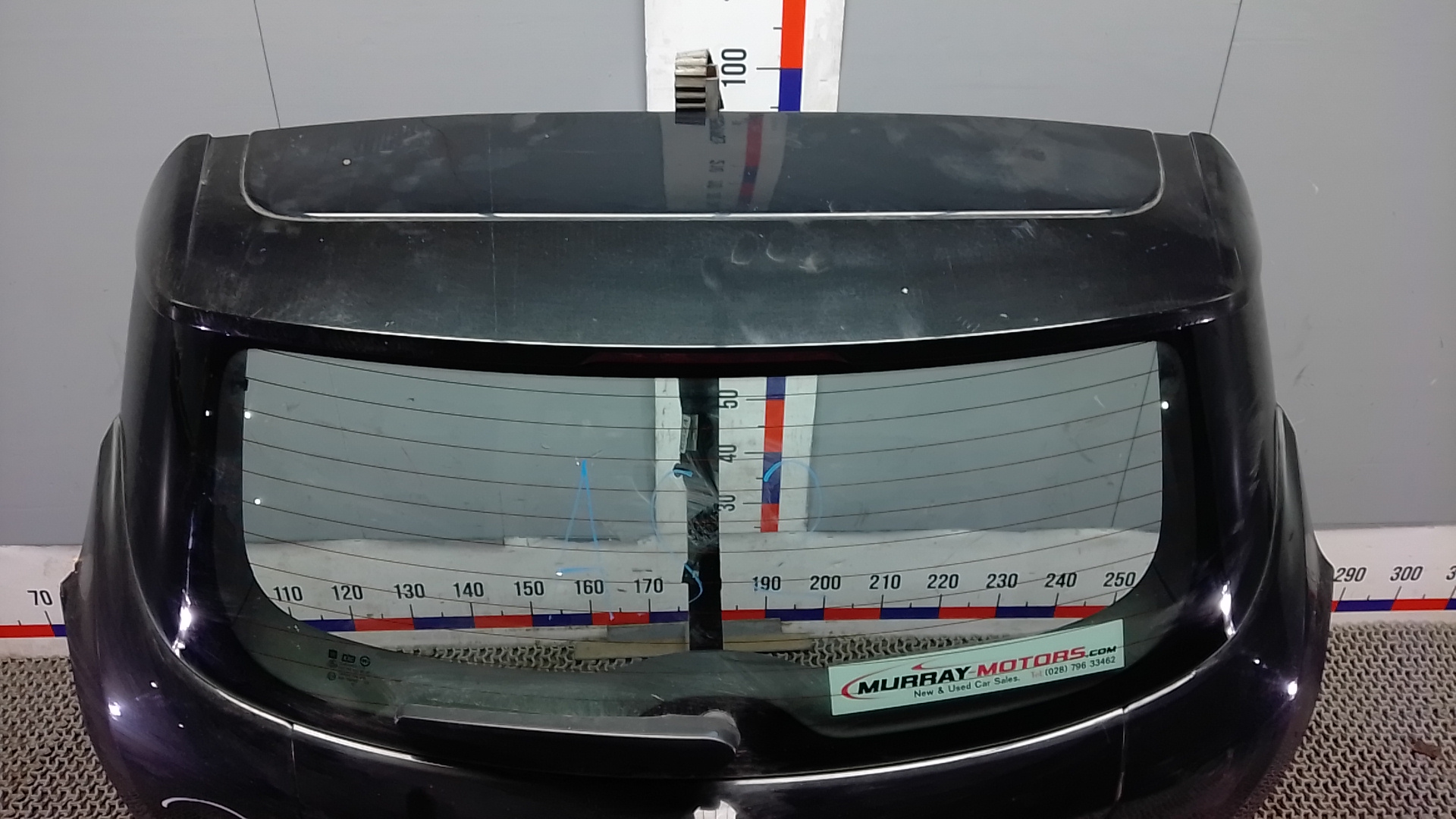 Дверь багажника