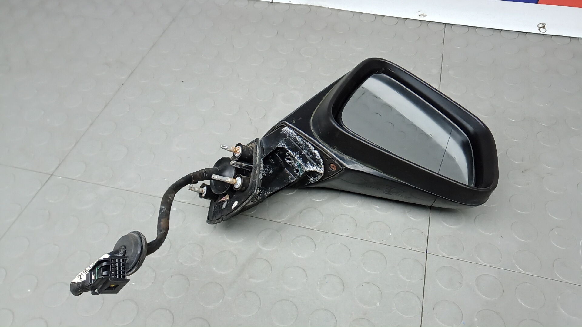 Зеркало правое электрическое