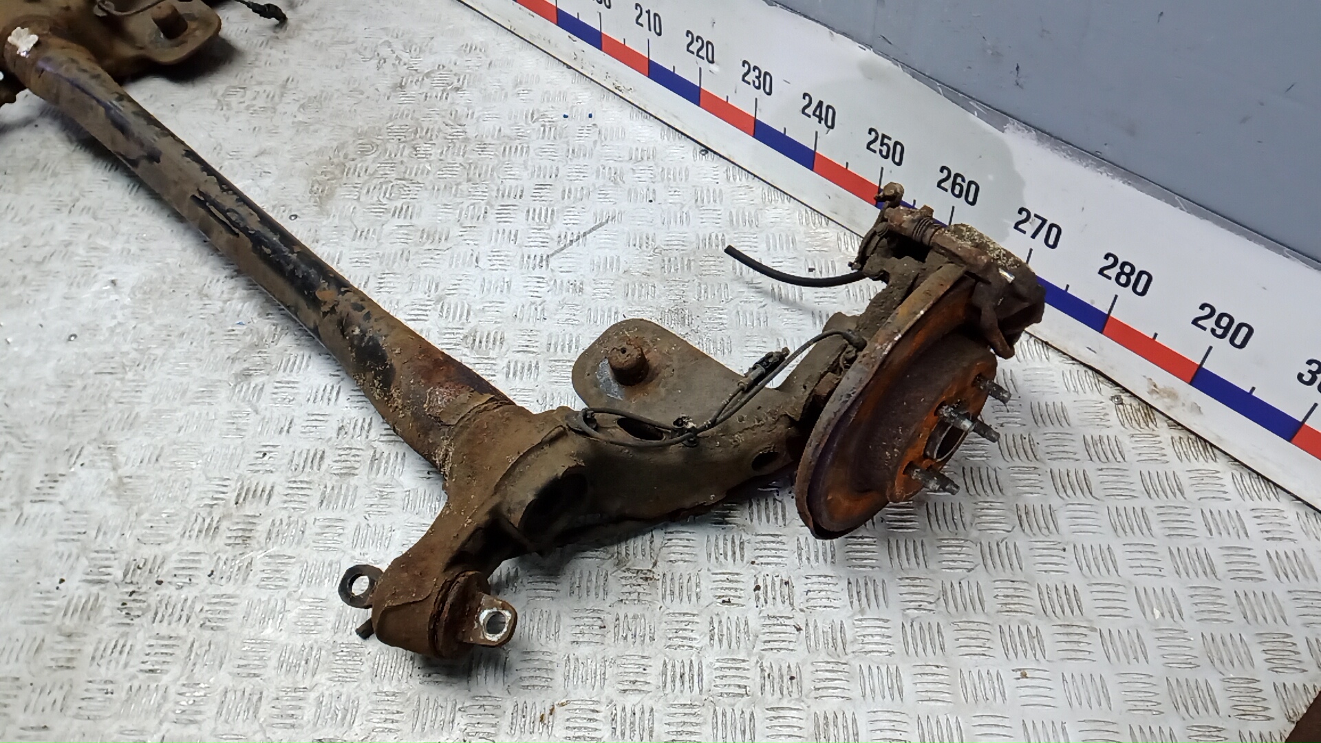 Балка задняя