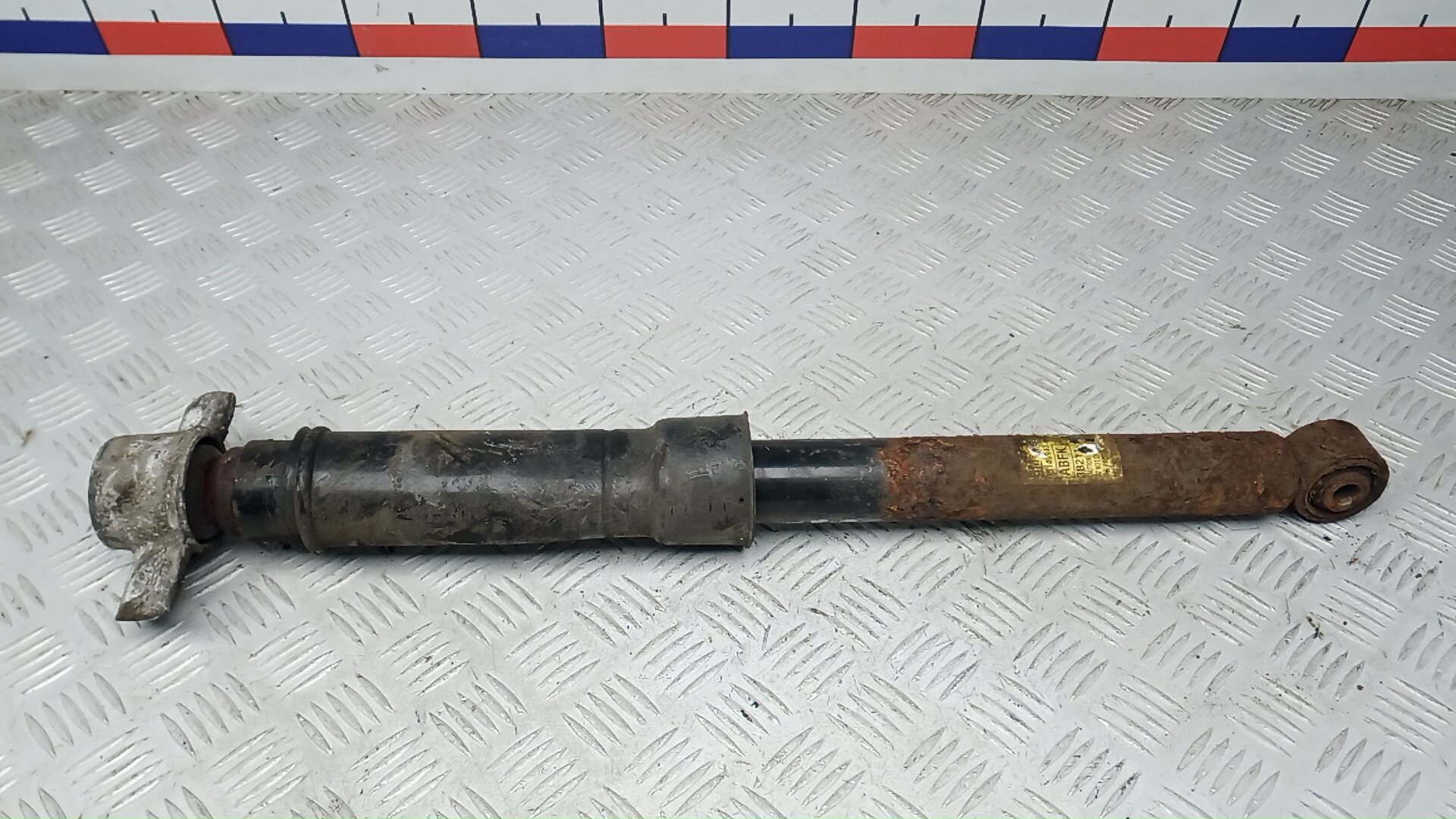 Амортизатор задний (стойка)