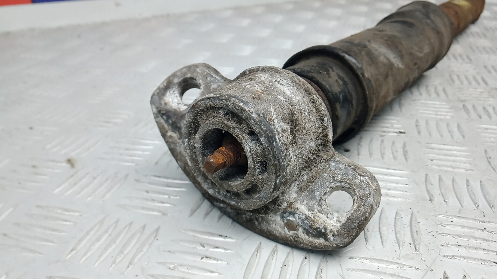 Амортизатор задний (стойка)