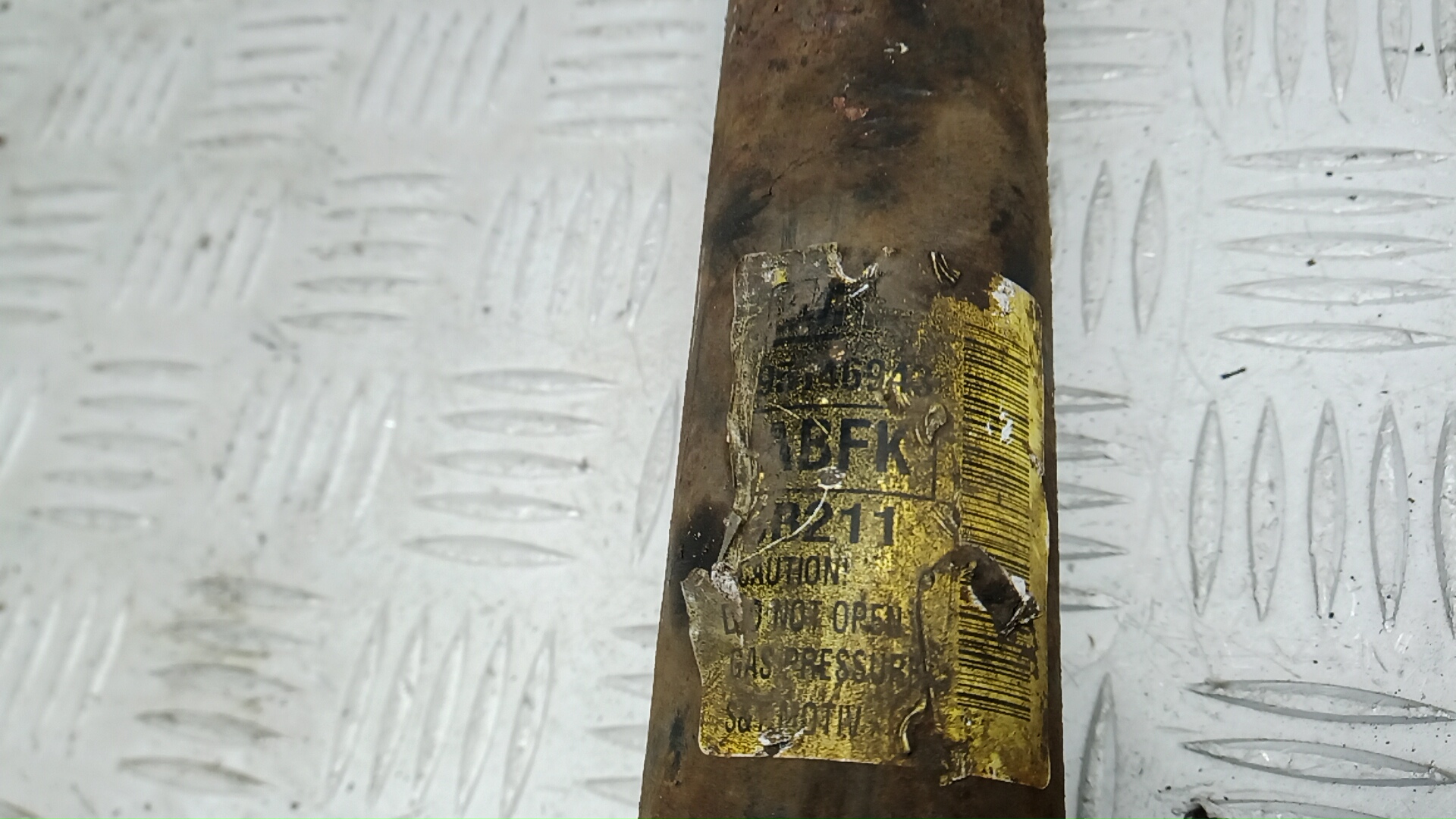 Амортизатор задний (стойка)