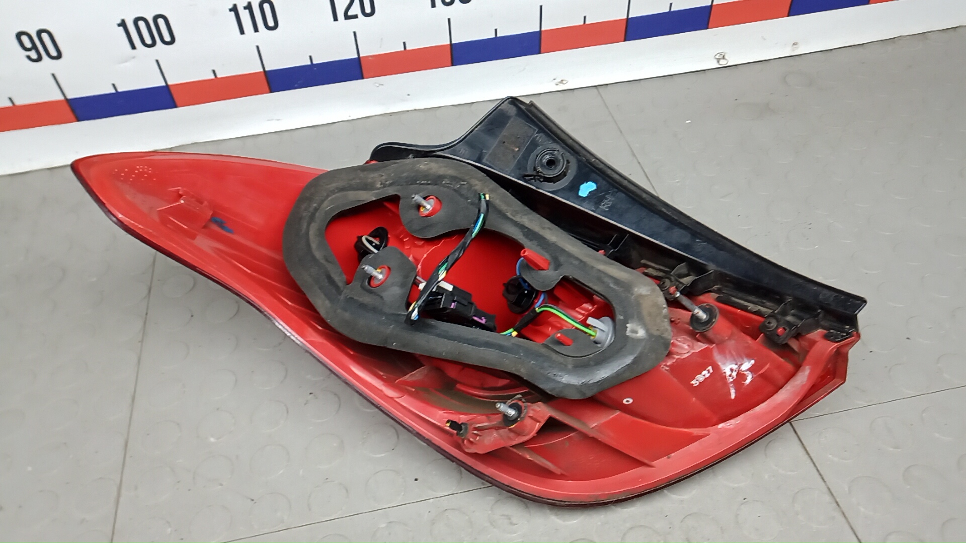 Фонарь задний правый