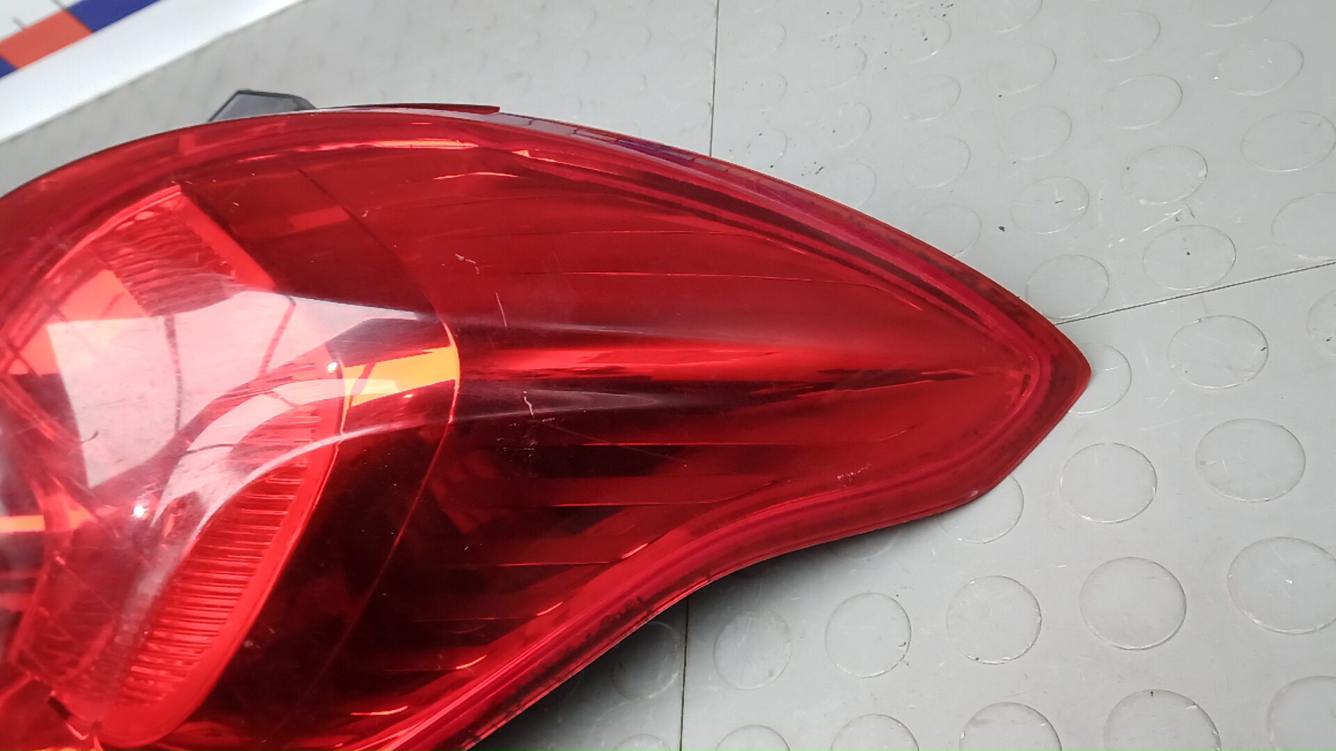 Фонарь задний правый