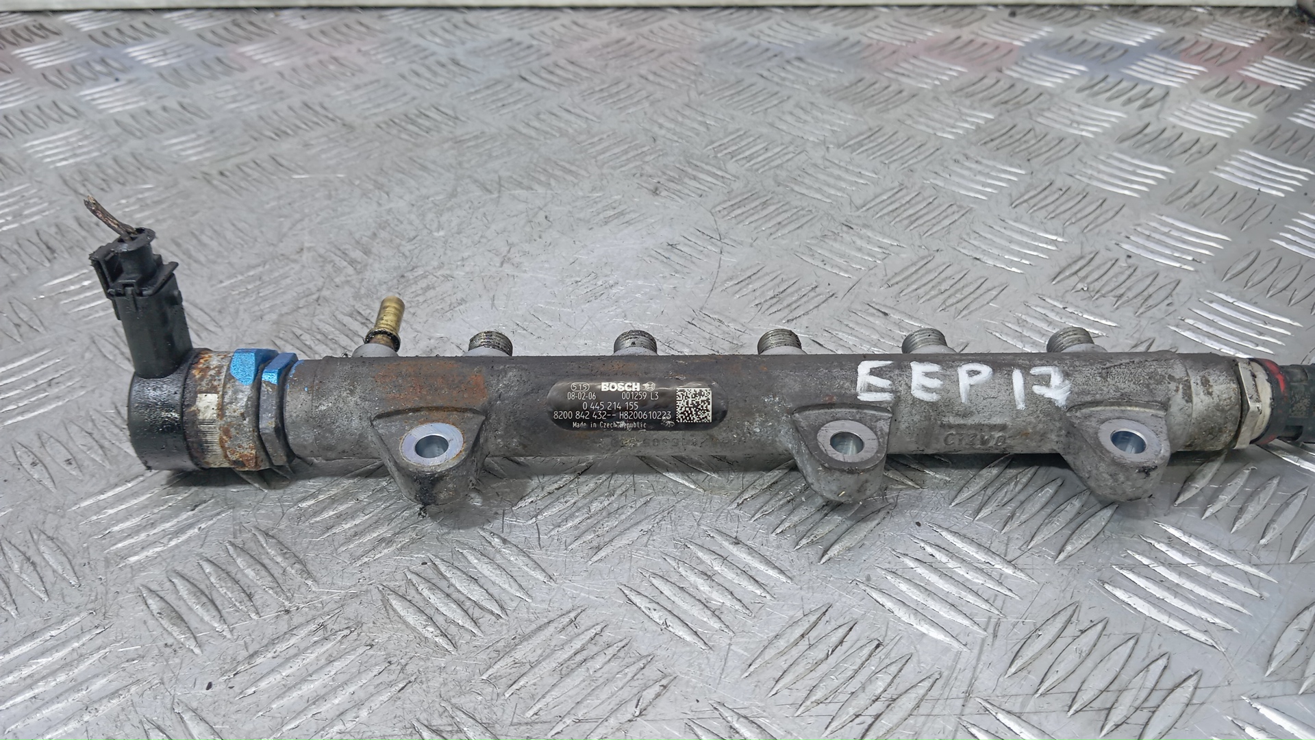 Рейка топливная (рампа)