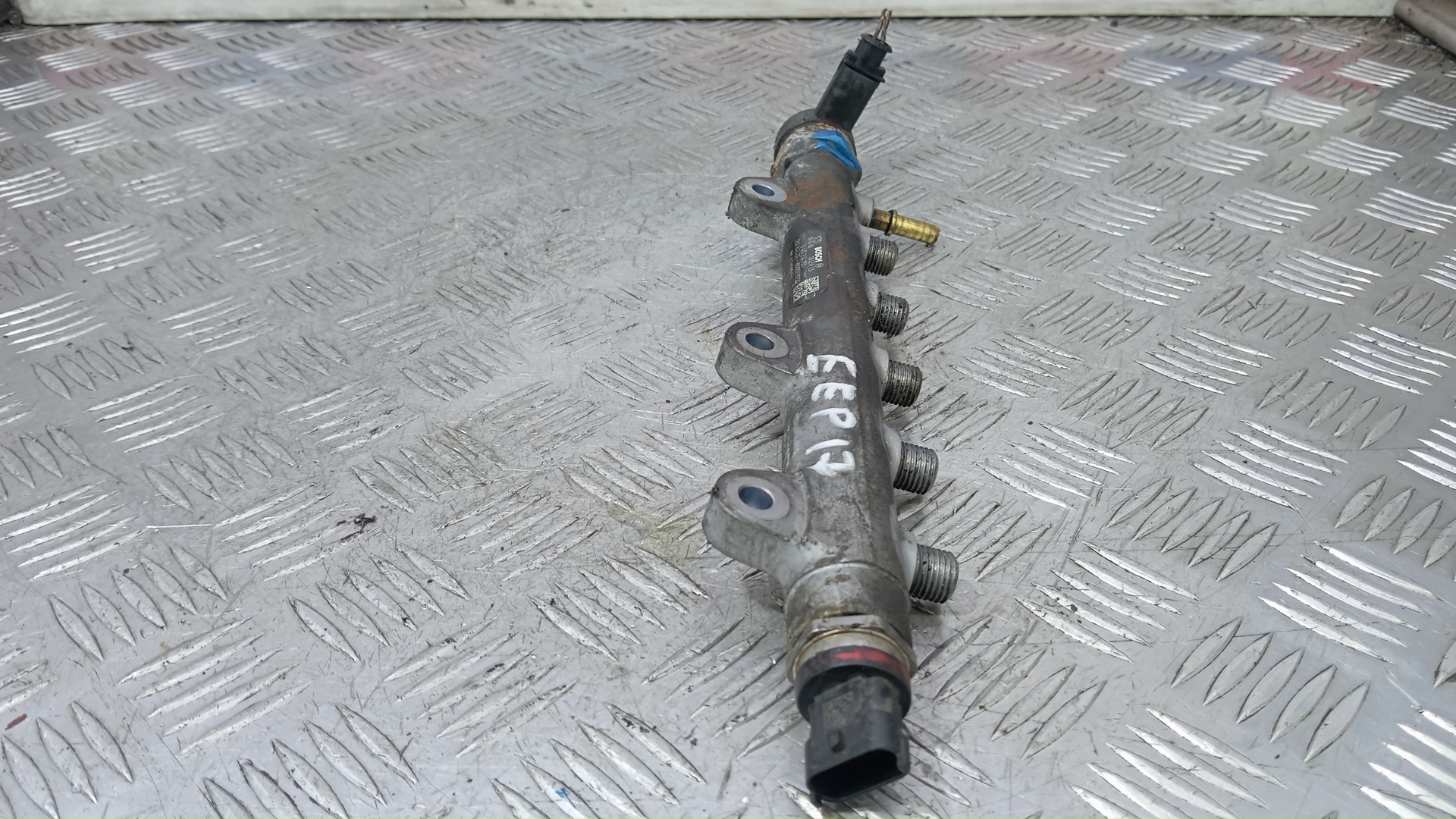 Рейка топливная (рампа)