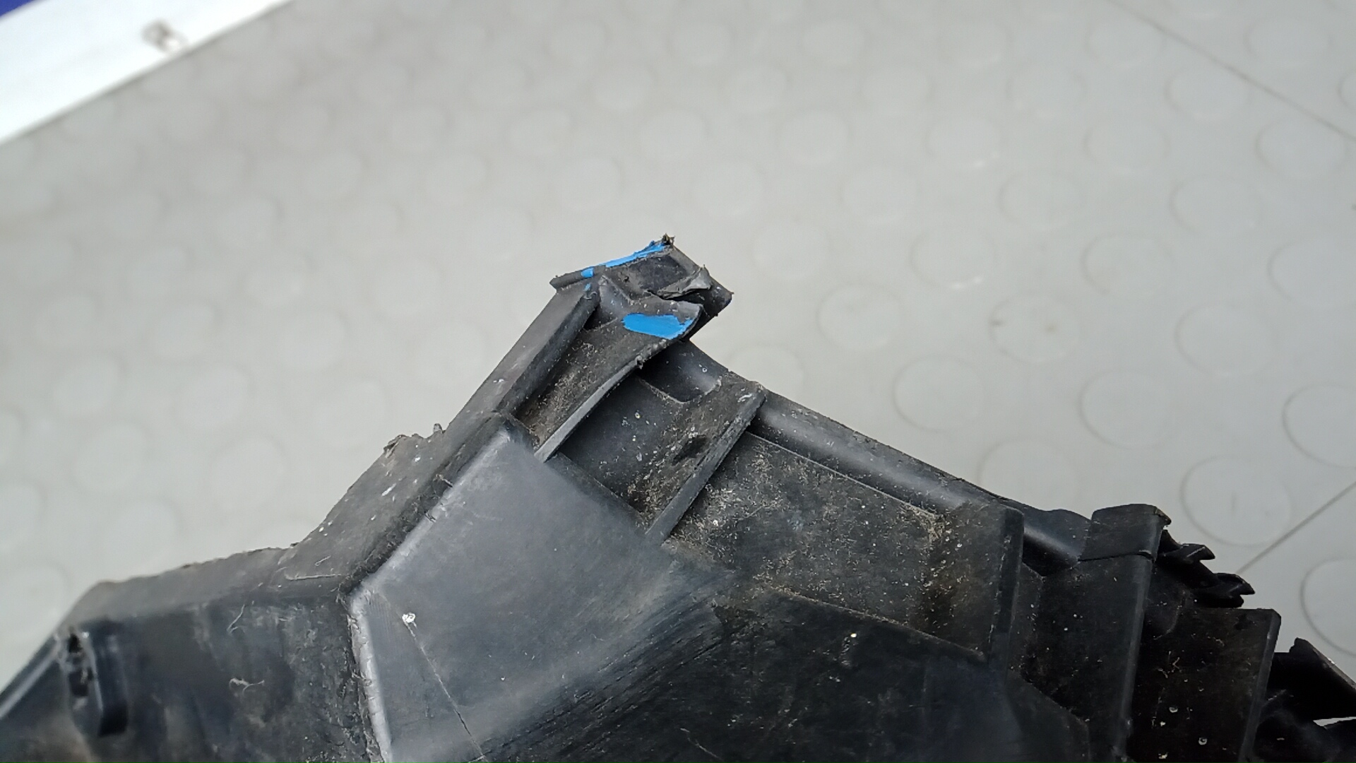 Кронштейн переднего бампера