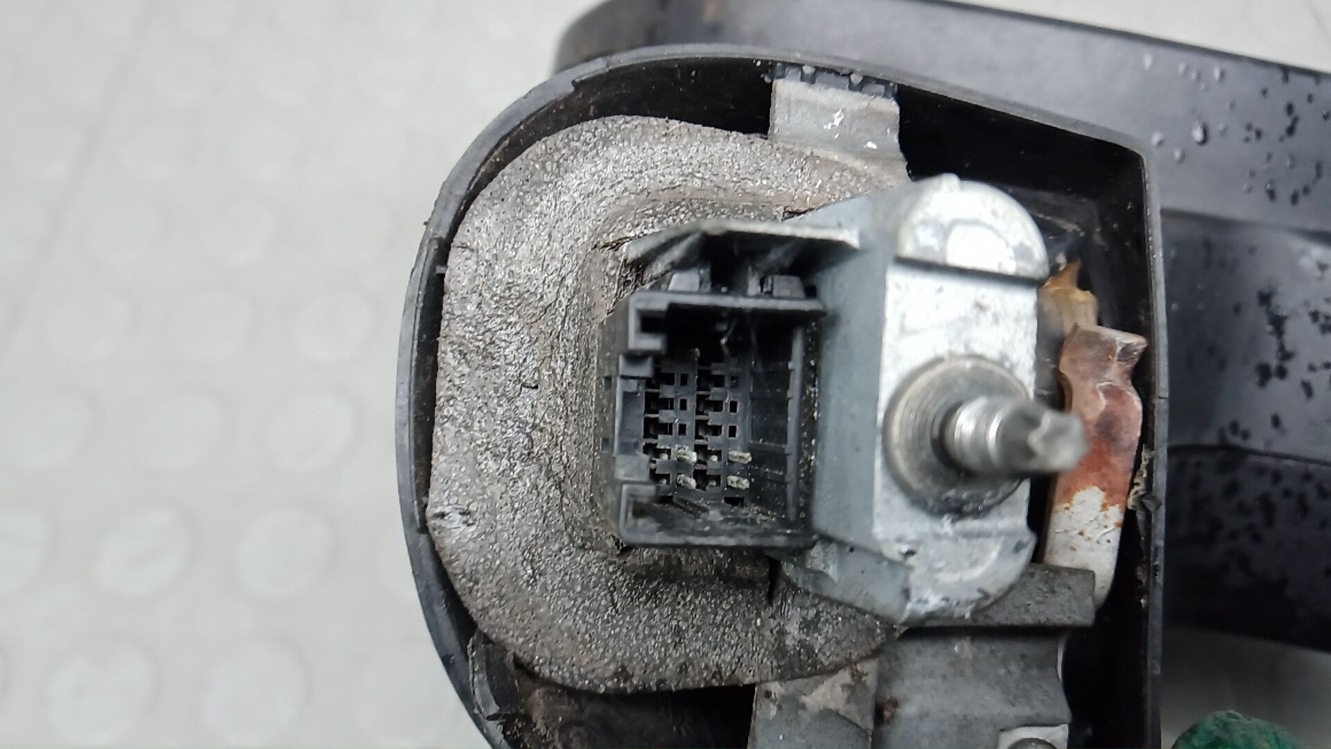 Зеркало левое электрическое