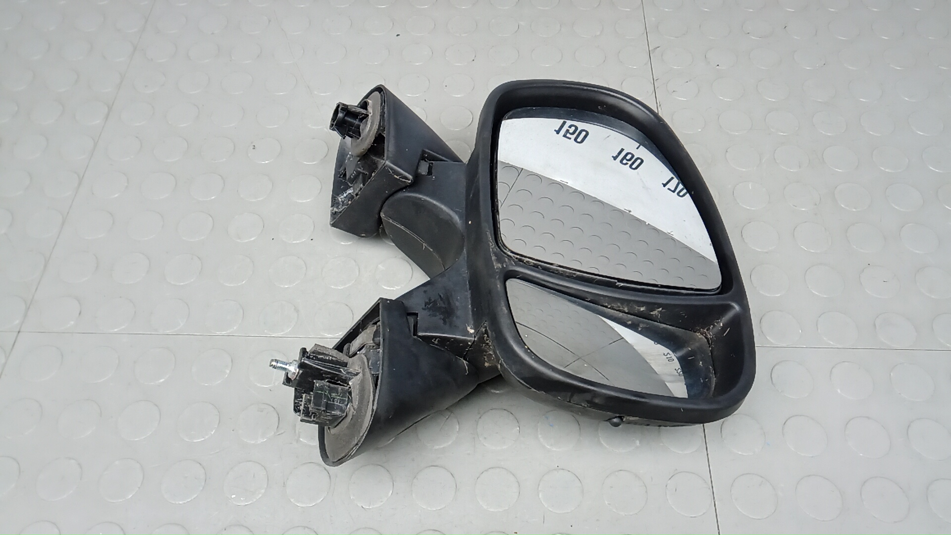 Зеркало правое электрическое