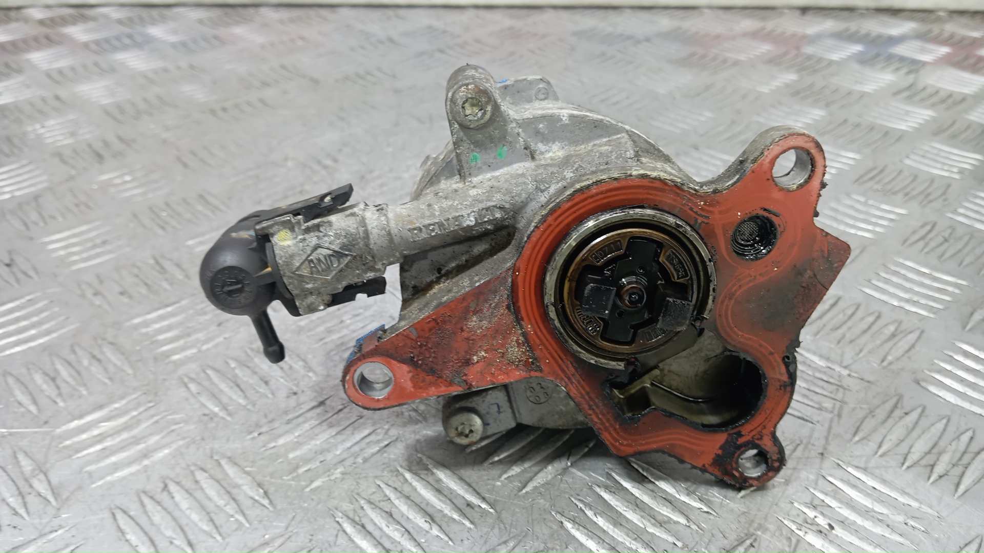 Насос вакуумный