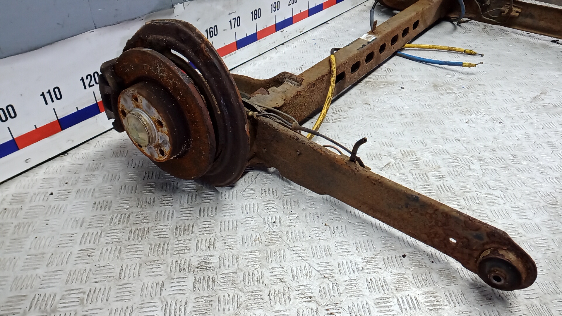 Балка задняя