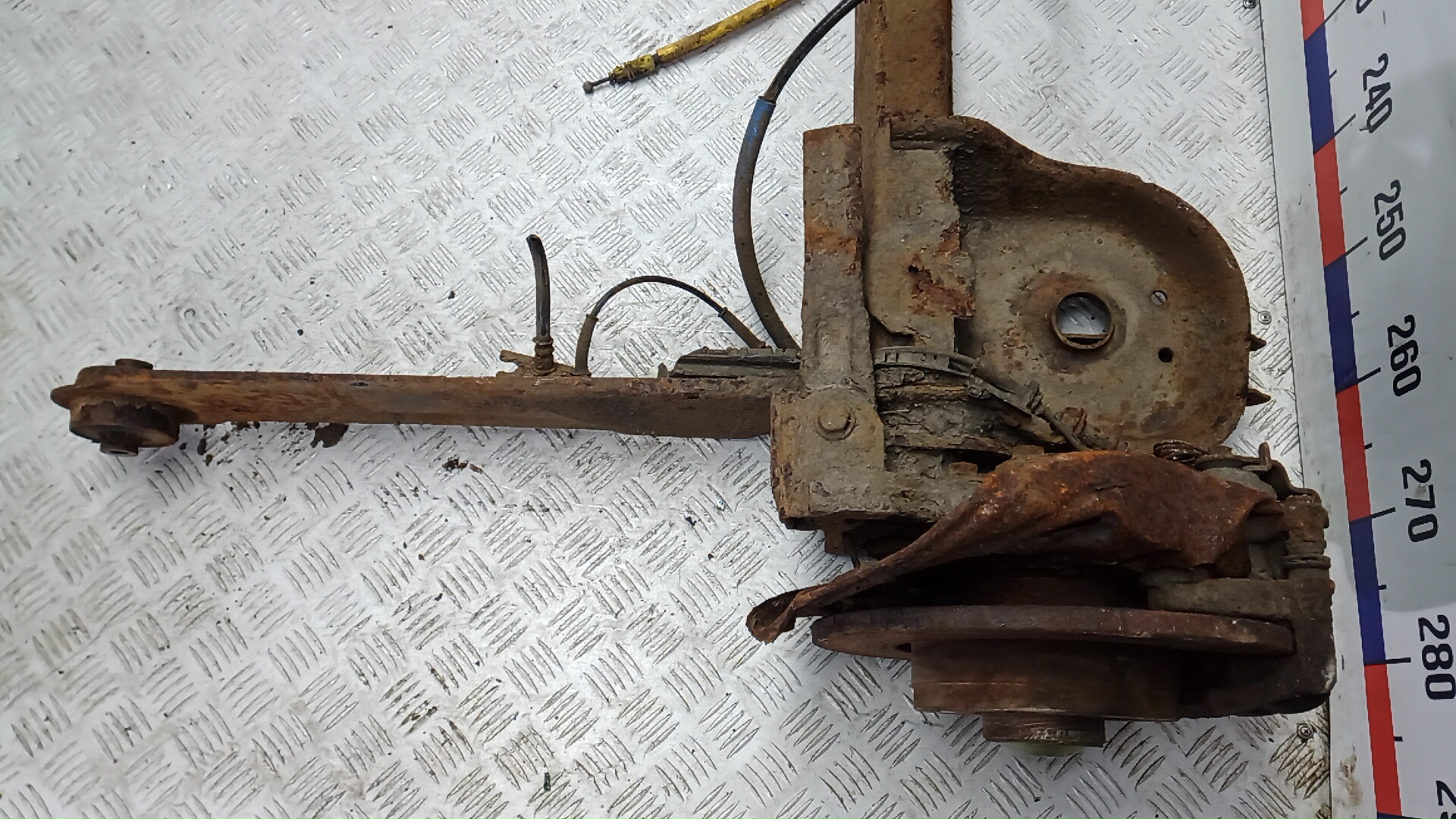 Балка задняя