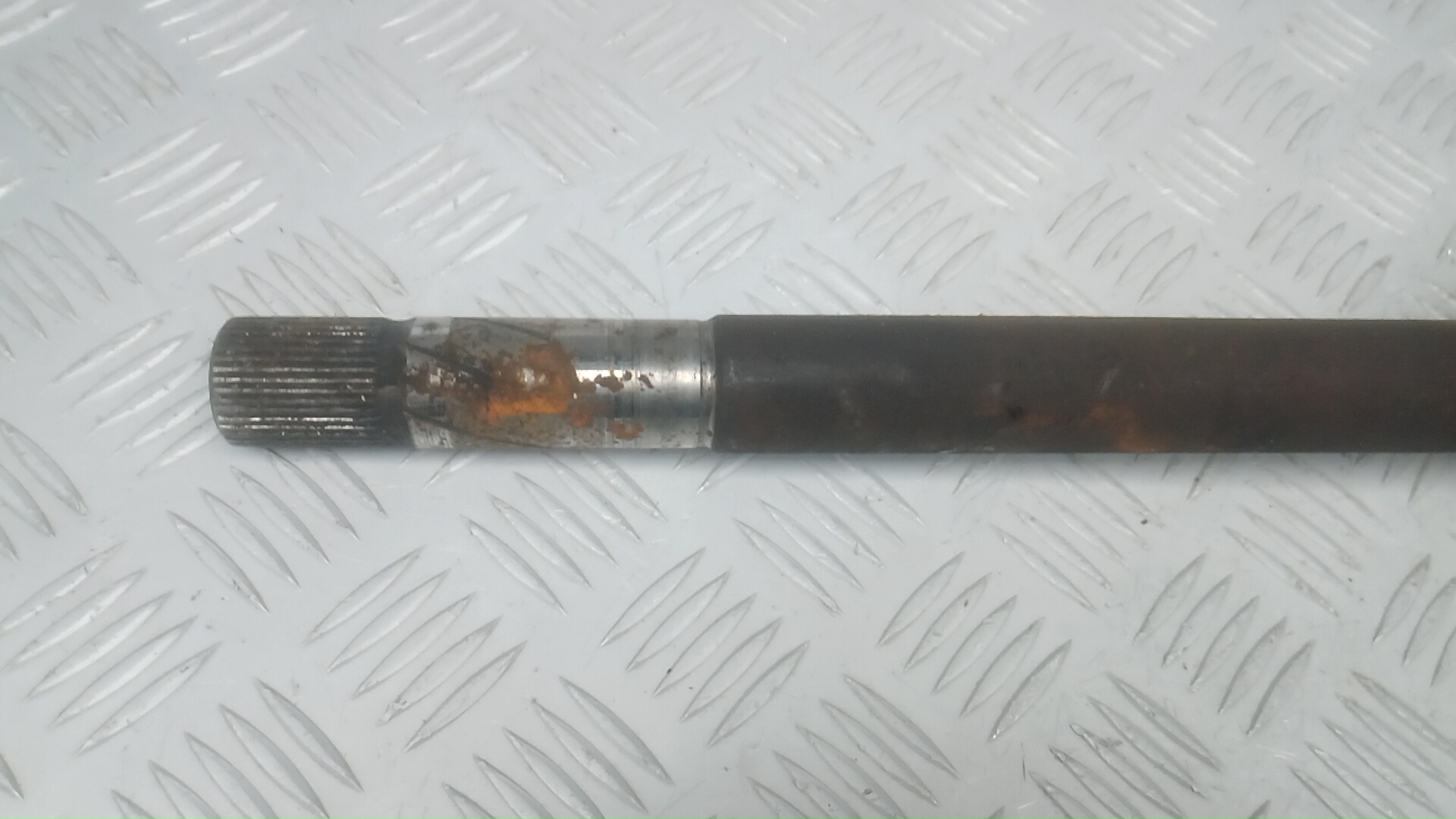 Полуось передняя правая