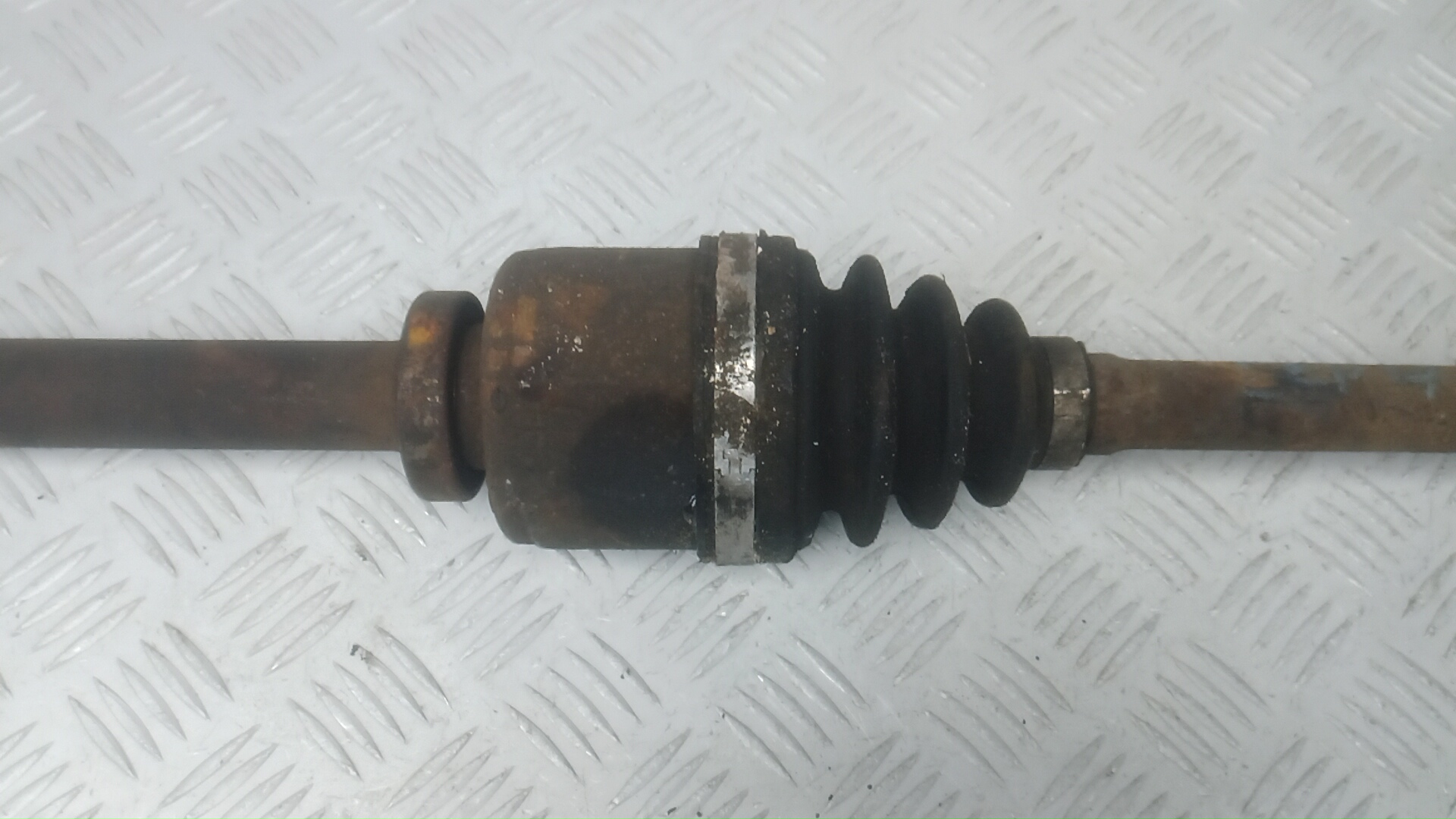 Полуось передняя правая