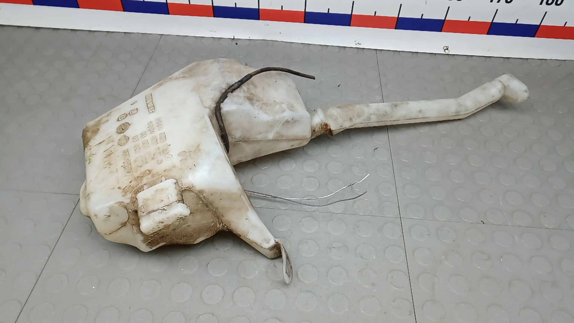 Бачок омывателя лобового стекла