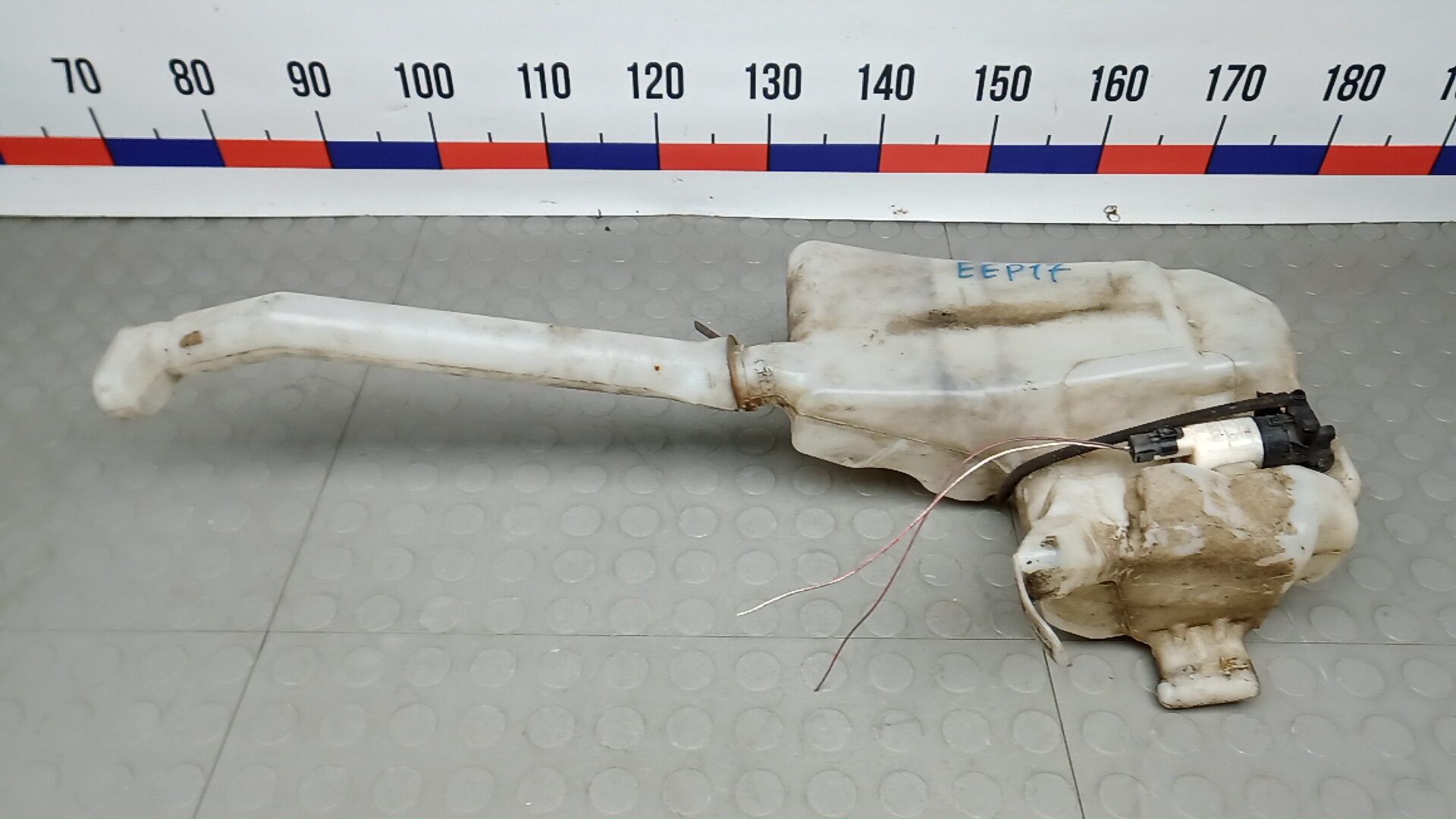 Бачок омывателя лобового стекла