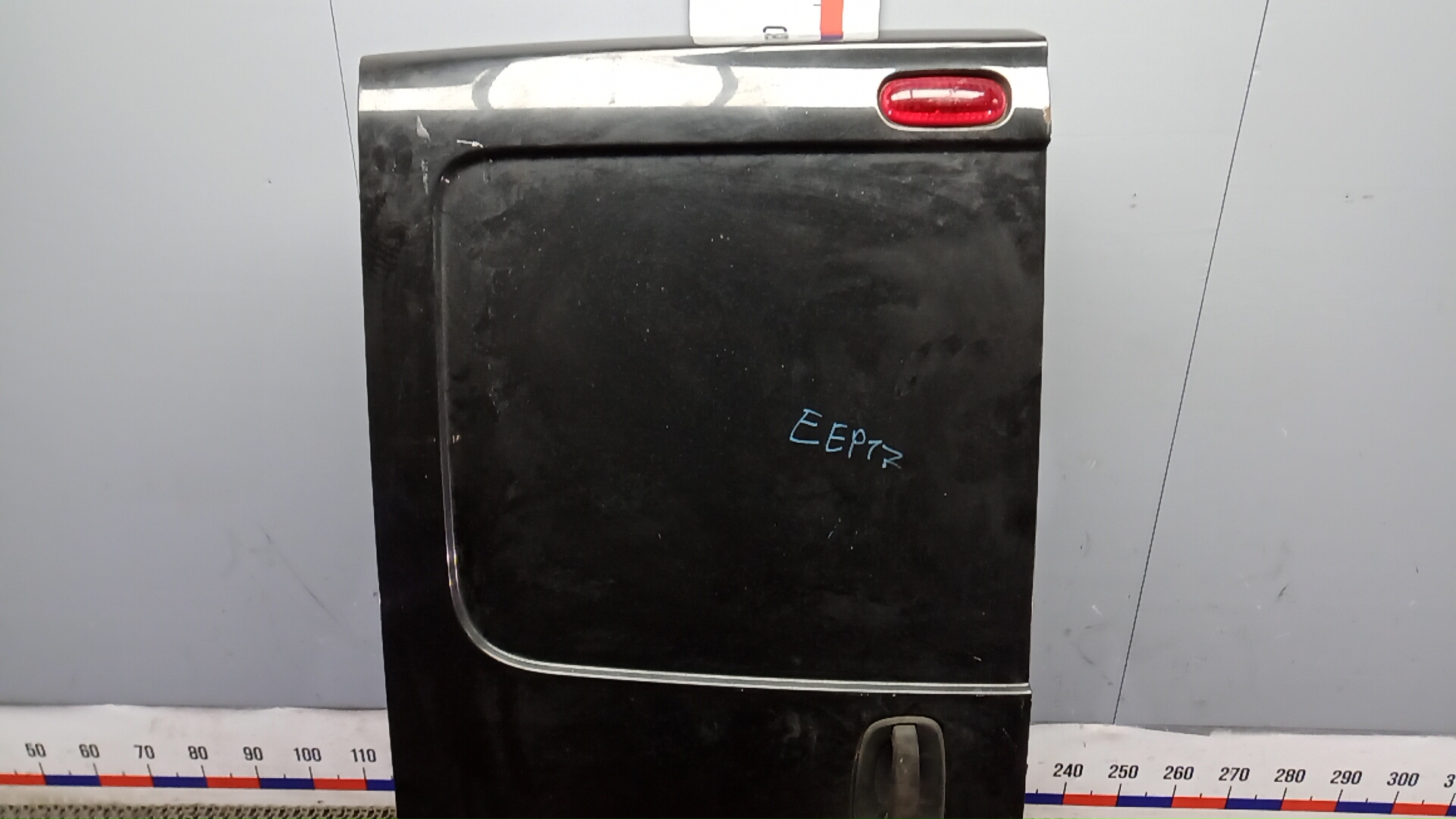 Дверь багажника левая