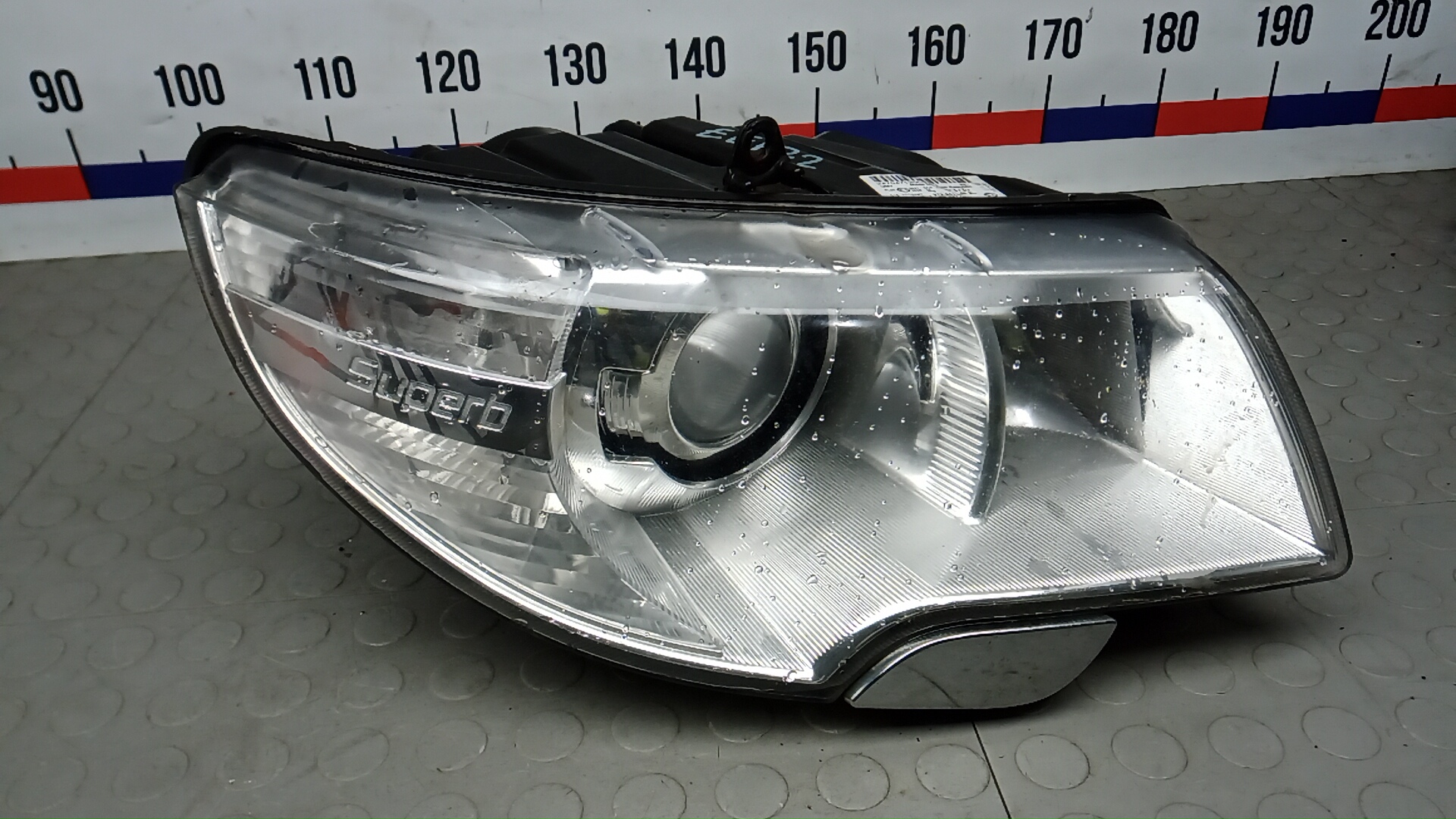 Фара правая