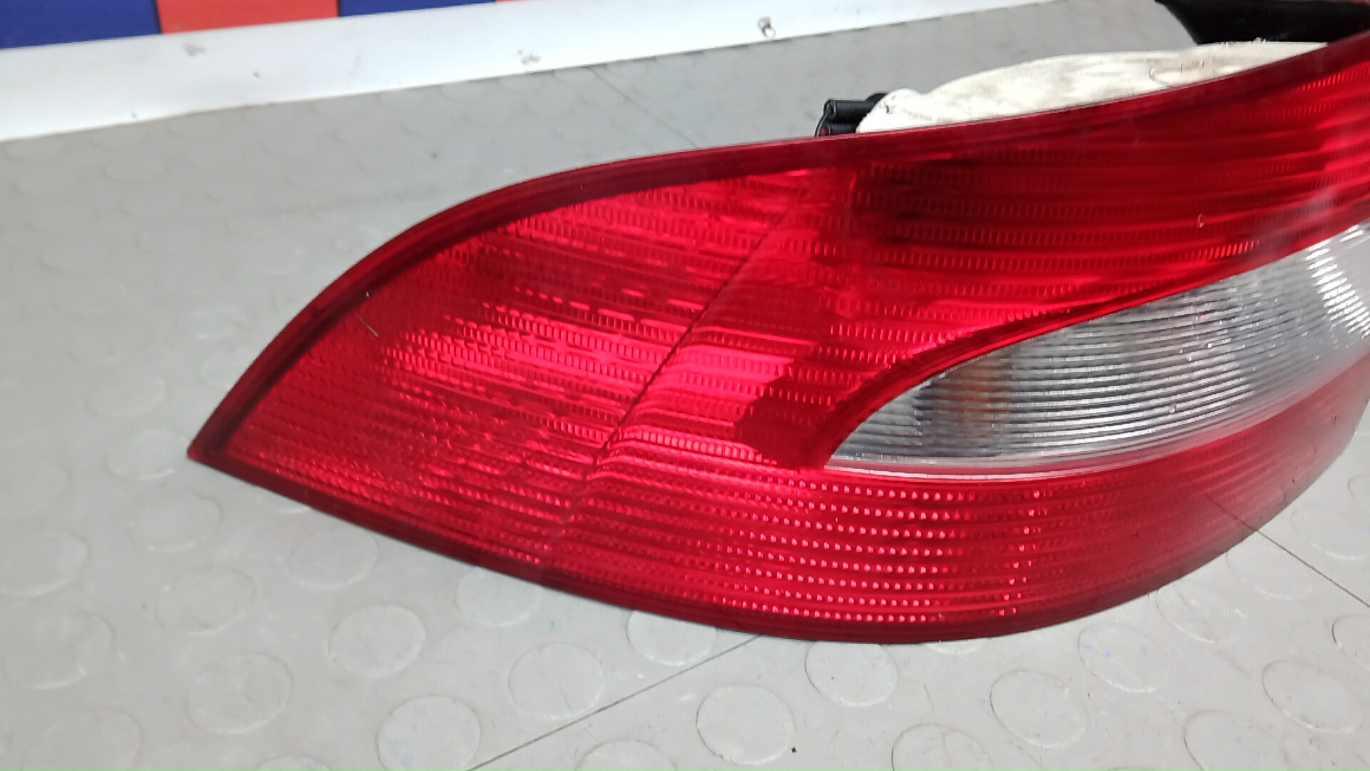 Фонарь задний левый