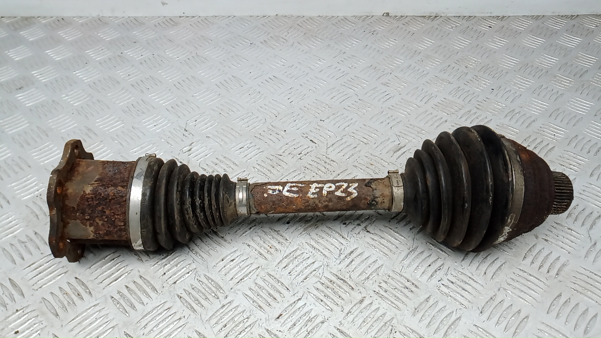 Полуось передняя левая