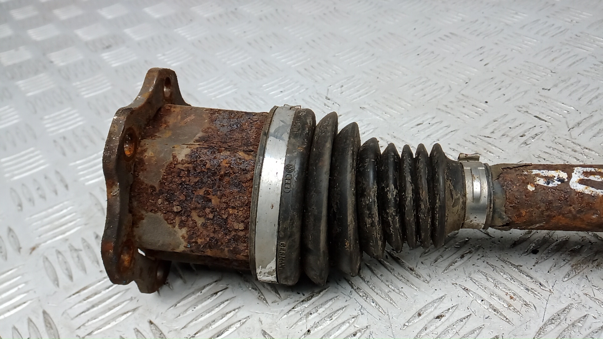 Полуось передняя левая