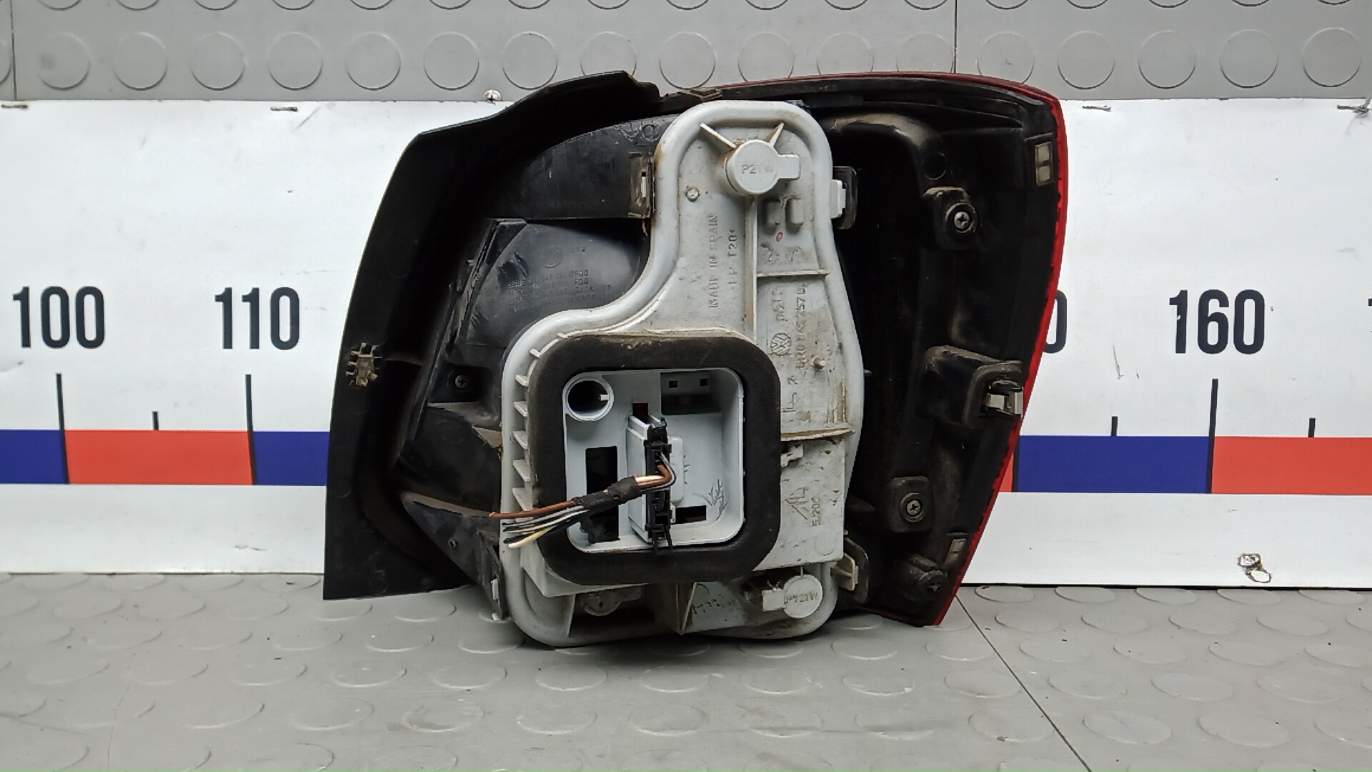 Фонарь задний левый