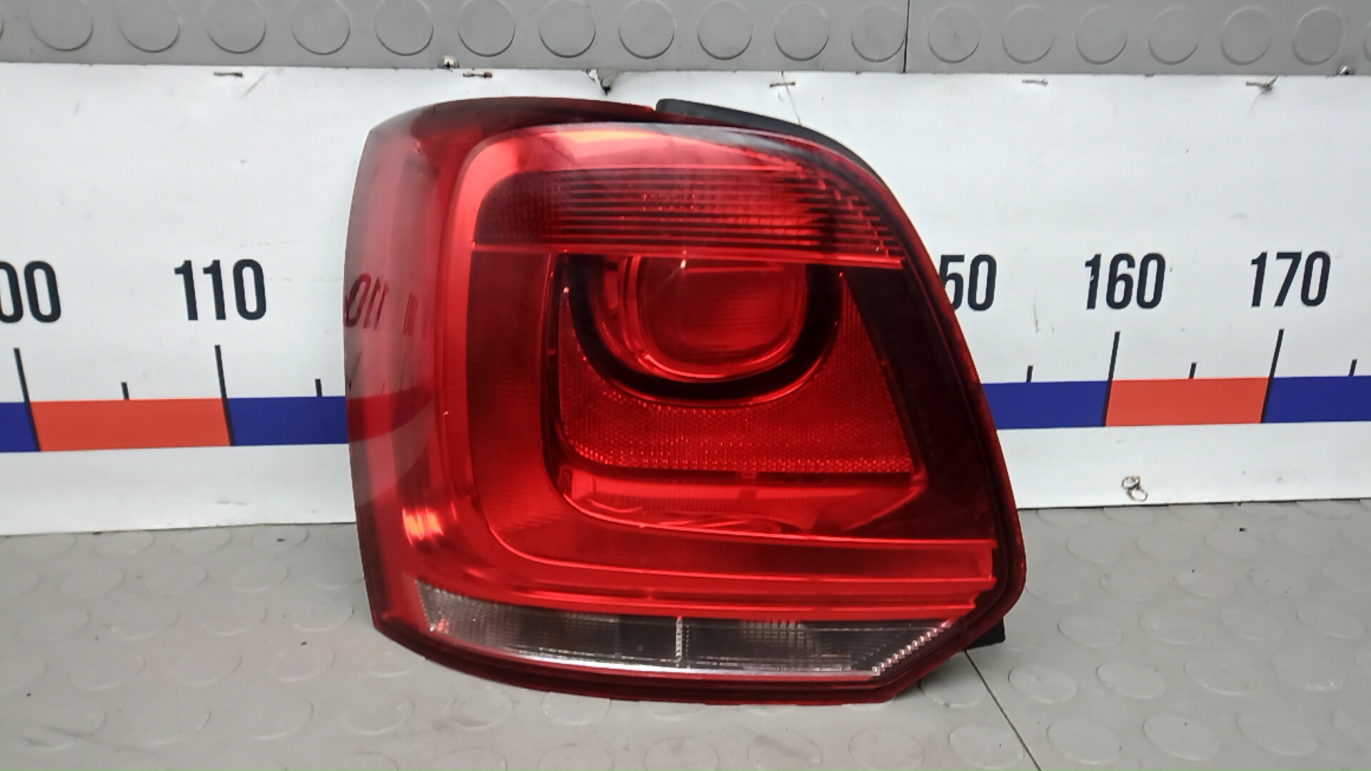 Фонарь задний левый