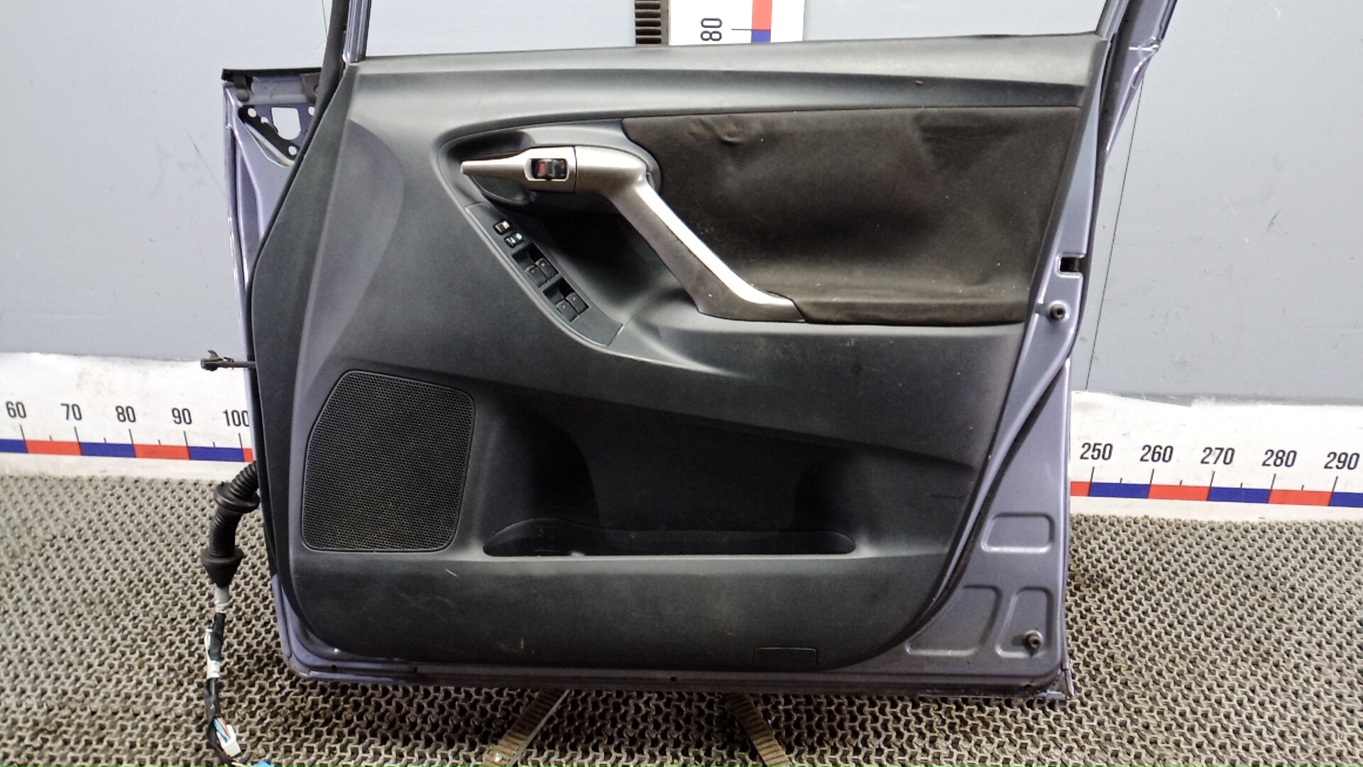 Дверь передняя правая