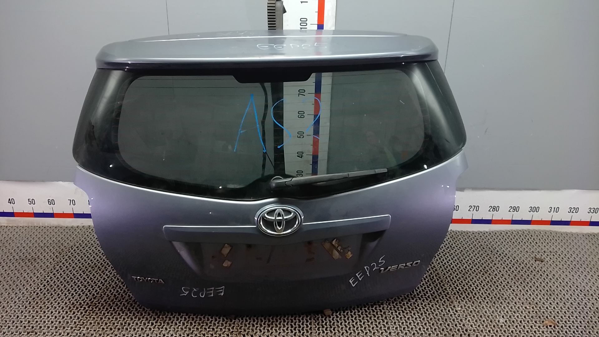 Дверь багажника