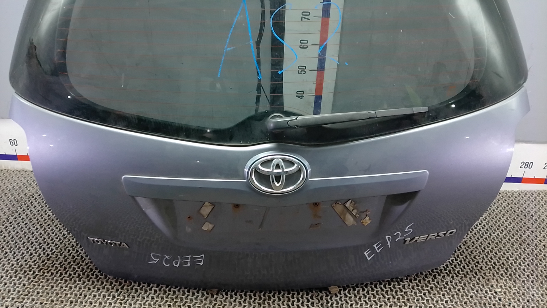 Дверь багажника