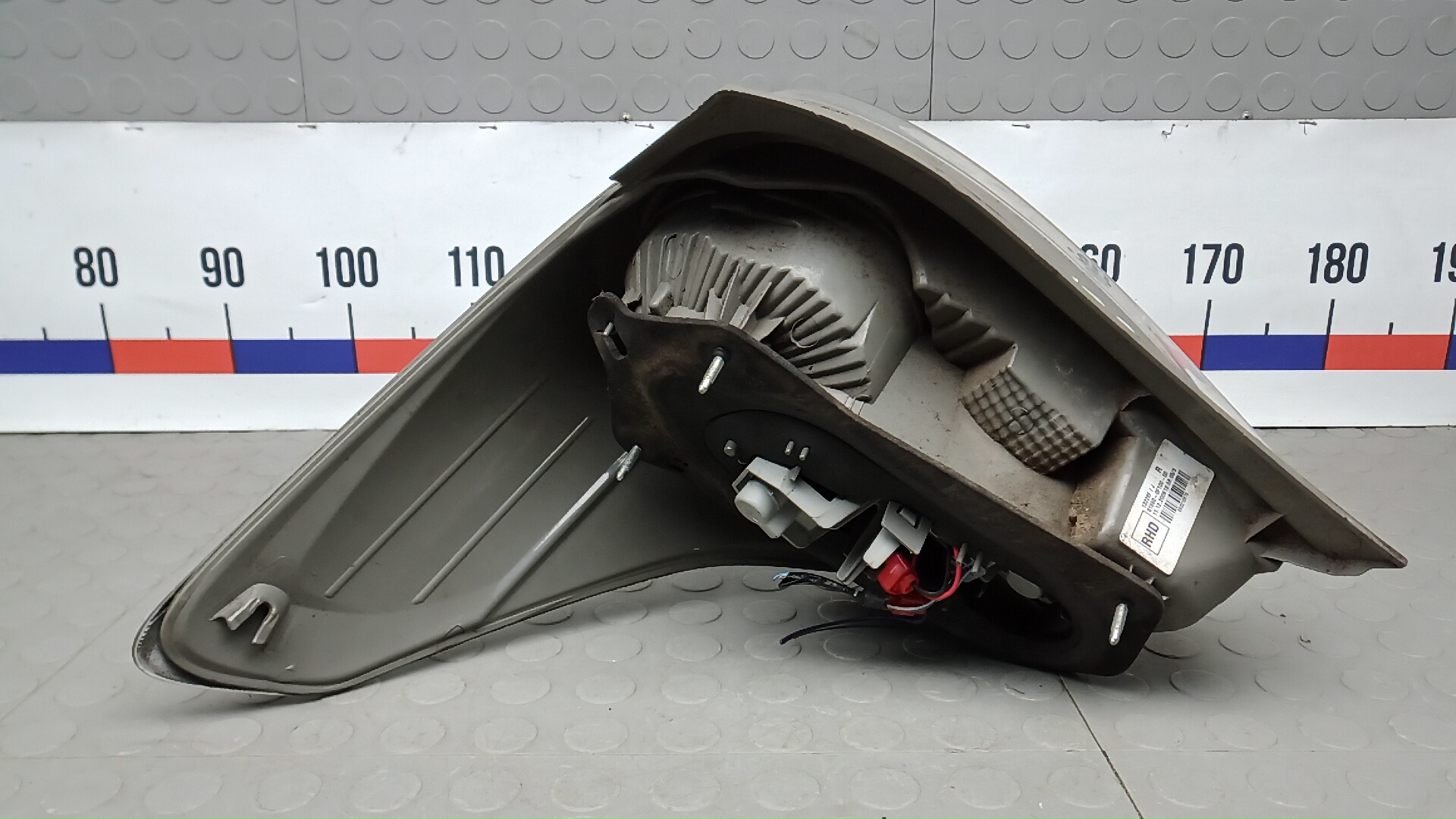 Фонарь задний правый