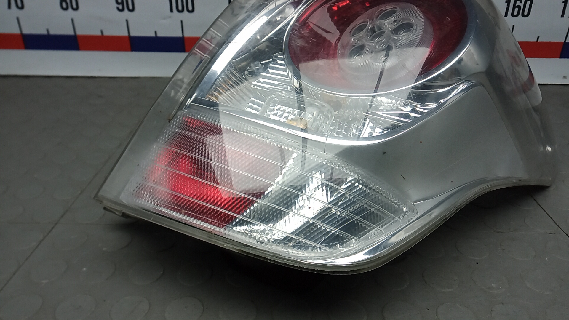 Фонарь задний правый