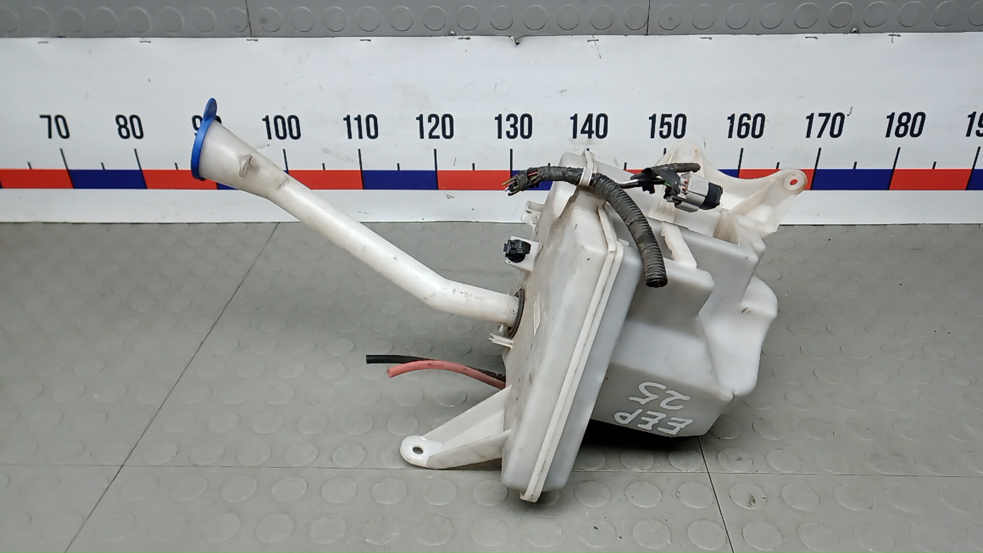 Бачок омывателя лобового стекла