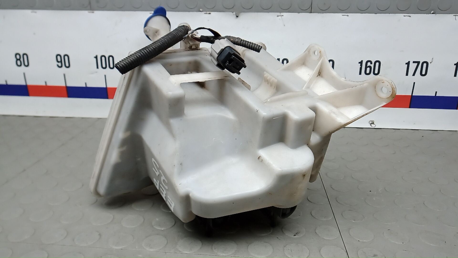 Бачок омывателя лобового стекла