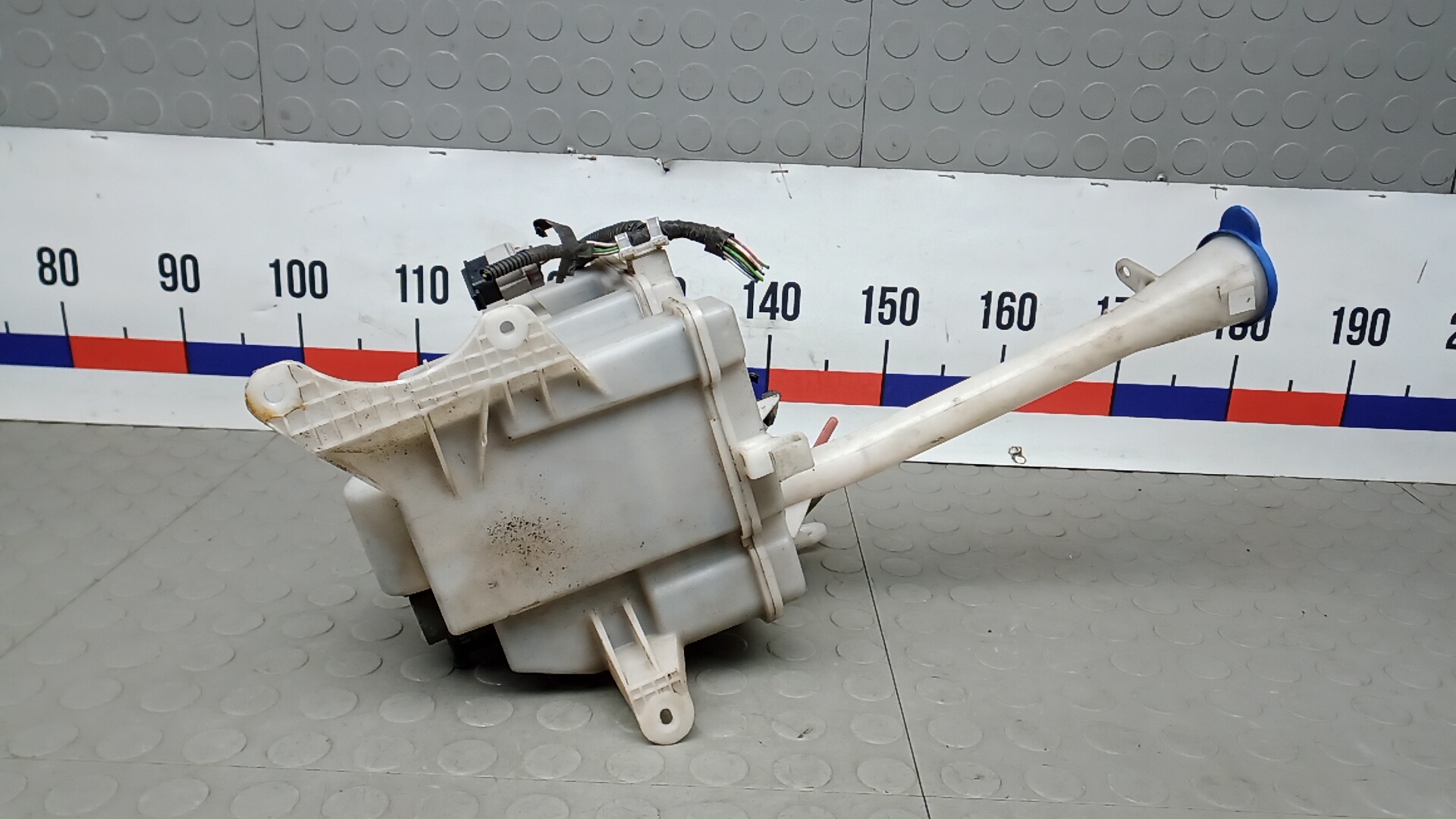 Бачок омывателя лобового стекла