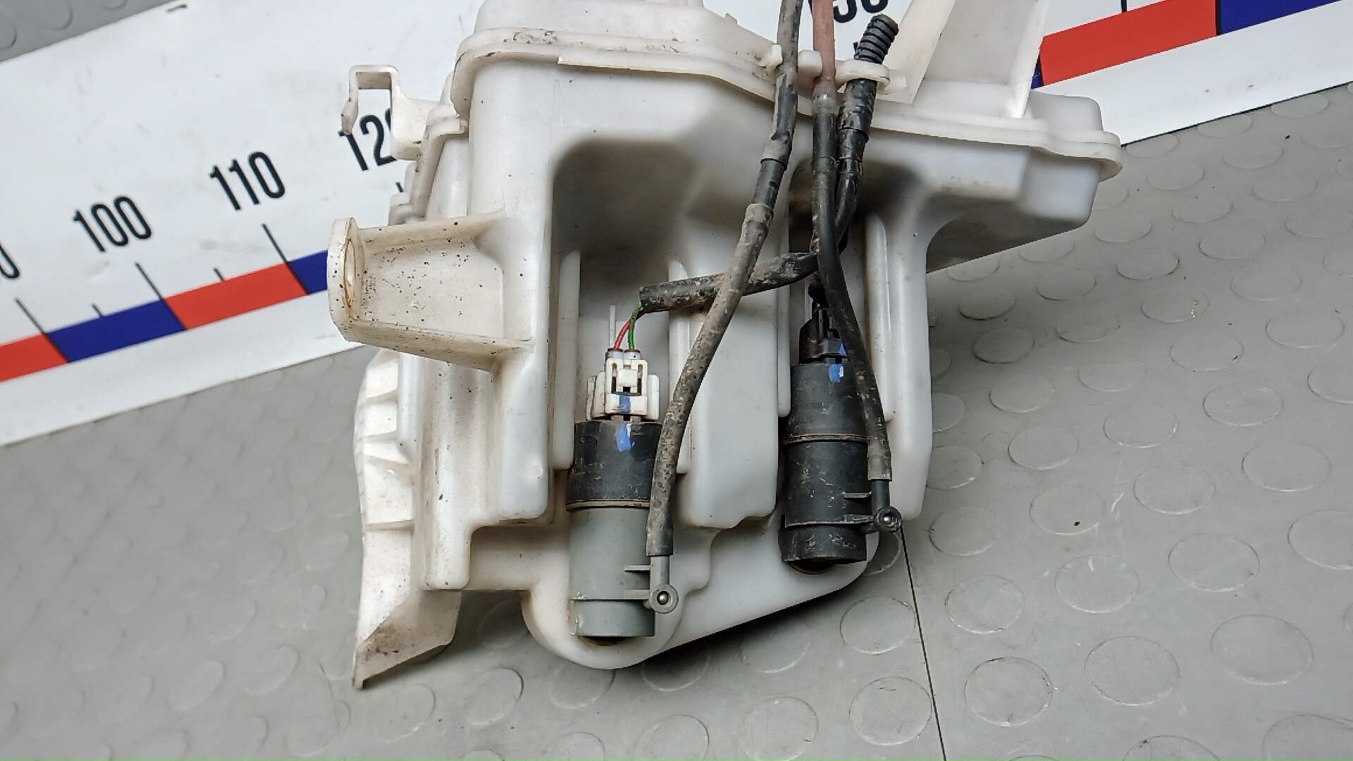 Бачок омывателя лобового стекла