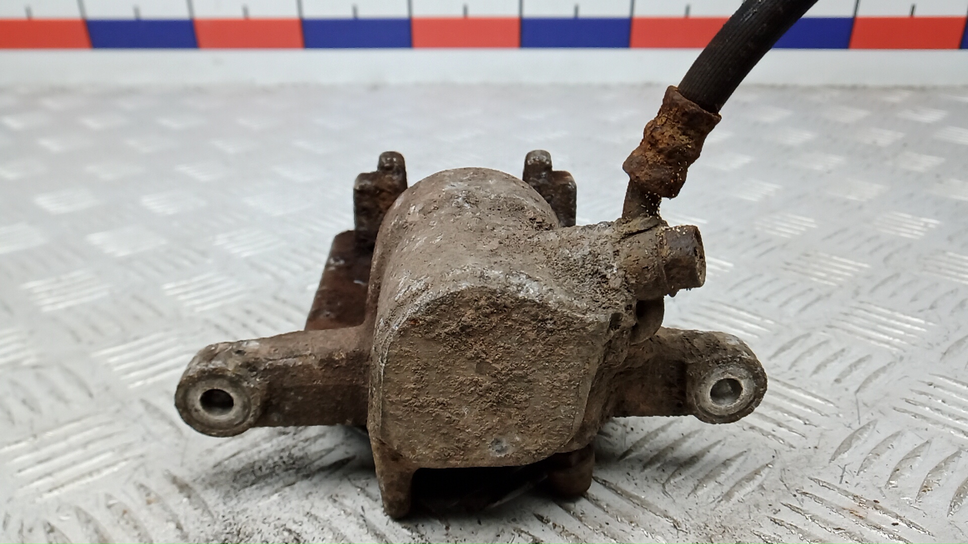 Суппорт задний правый