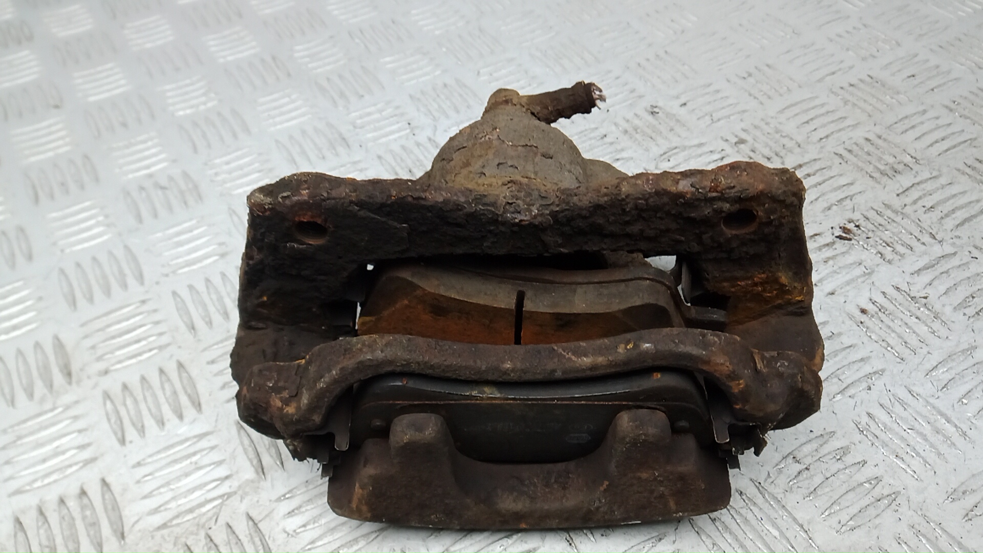 Суппорт передний правый