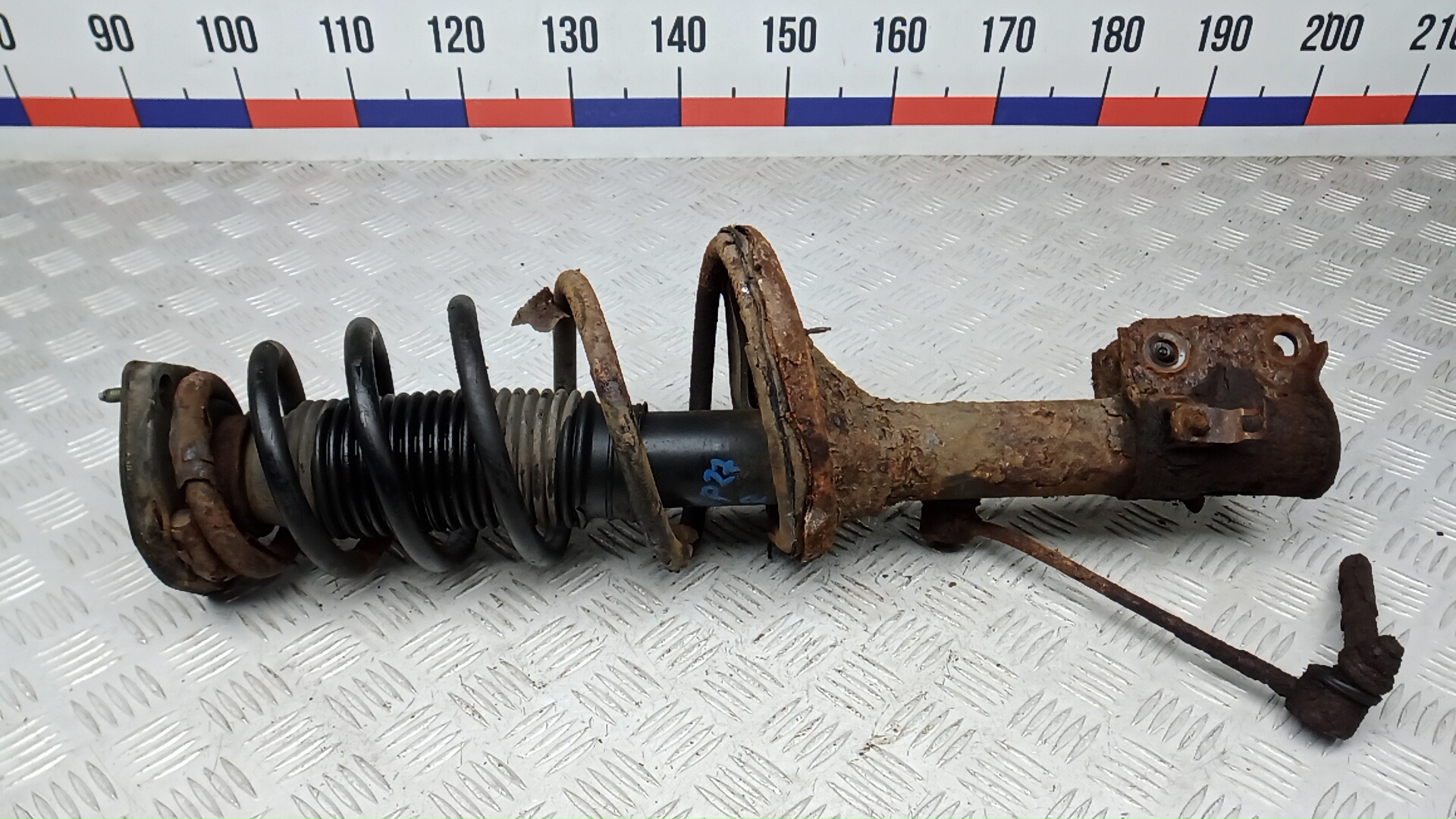 Амортизатор задний правый