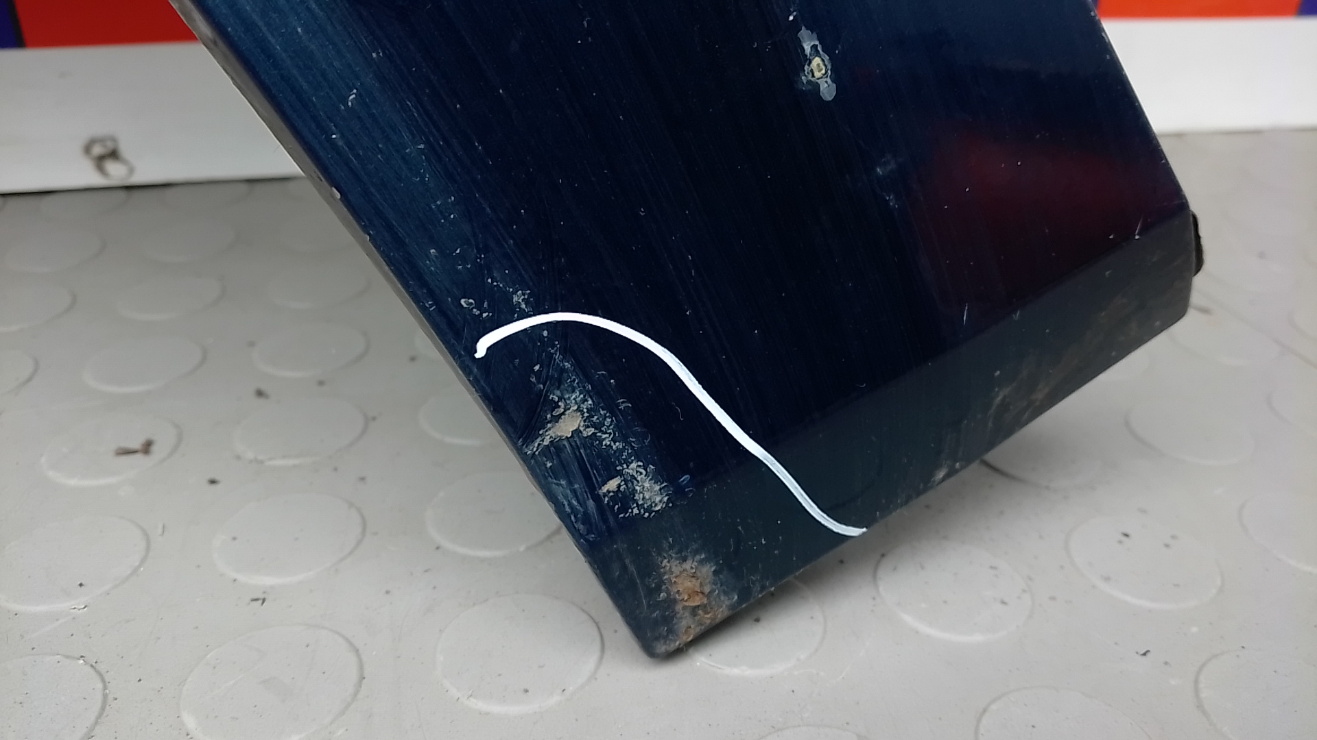 Крыло переднее левое